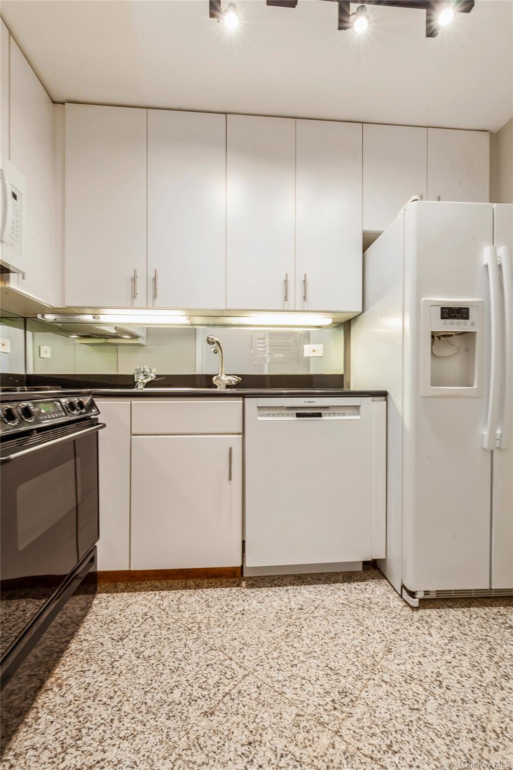 #4 photo, 420 E 72nd Street, マンハッタン New York (Manhattan) , NY 10021