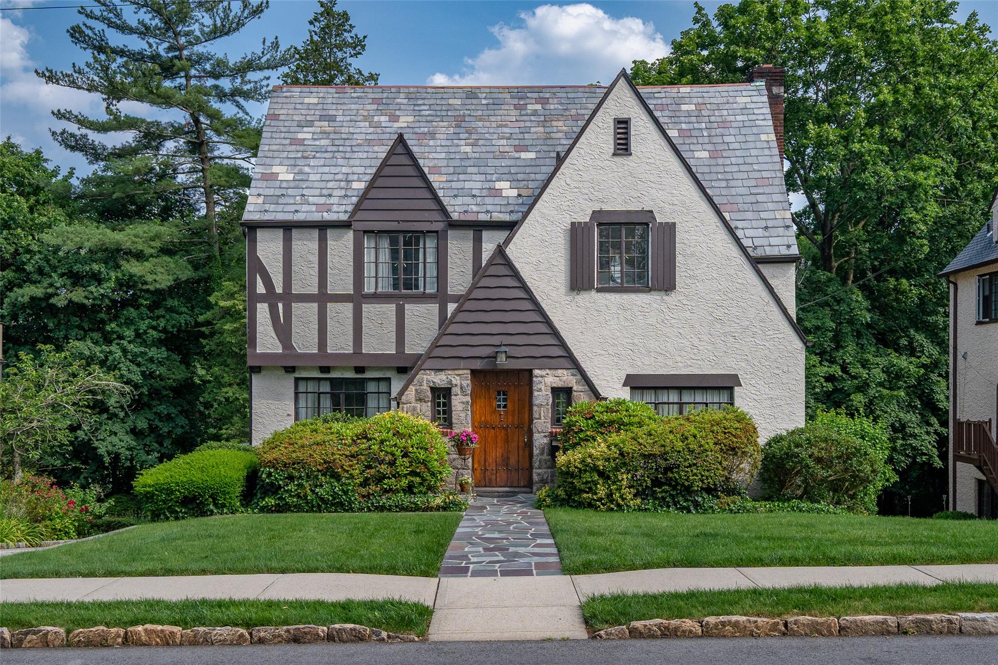 #1 photo, 44 Parkview Drive, Bronxville , NY 10708