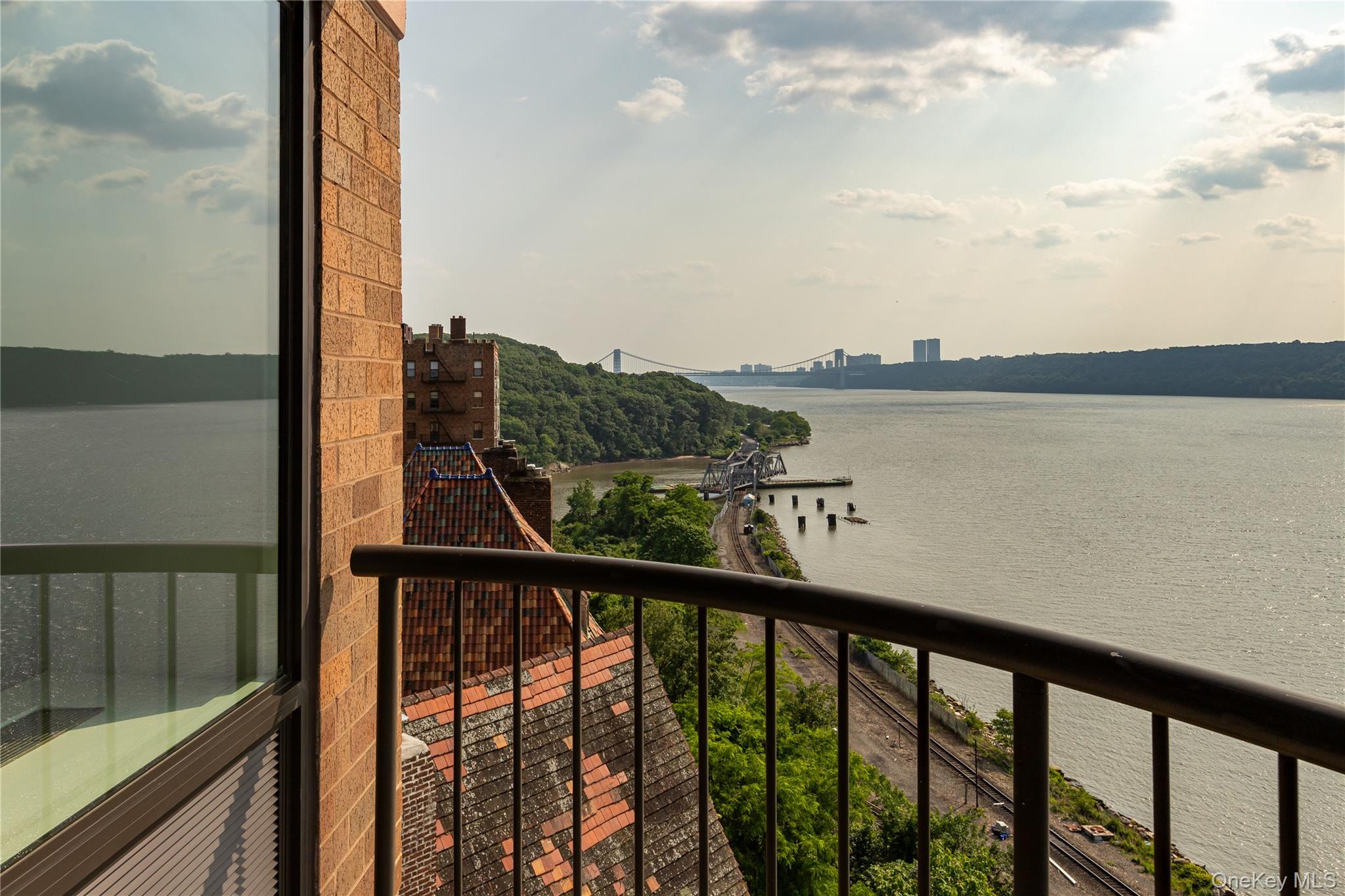 #4 photo, 2521 Palisade Avenue, ブロンクス区 Bronx , NY 10463