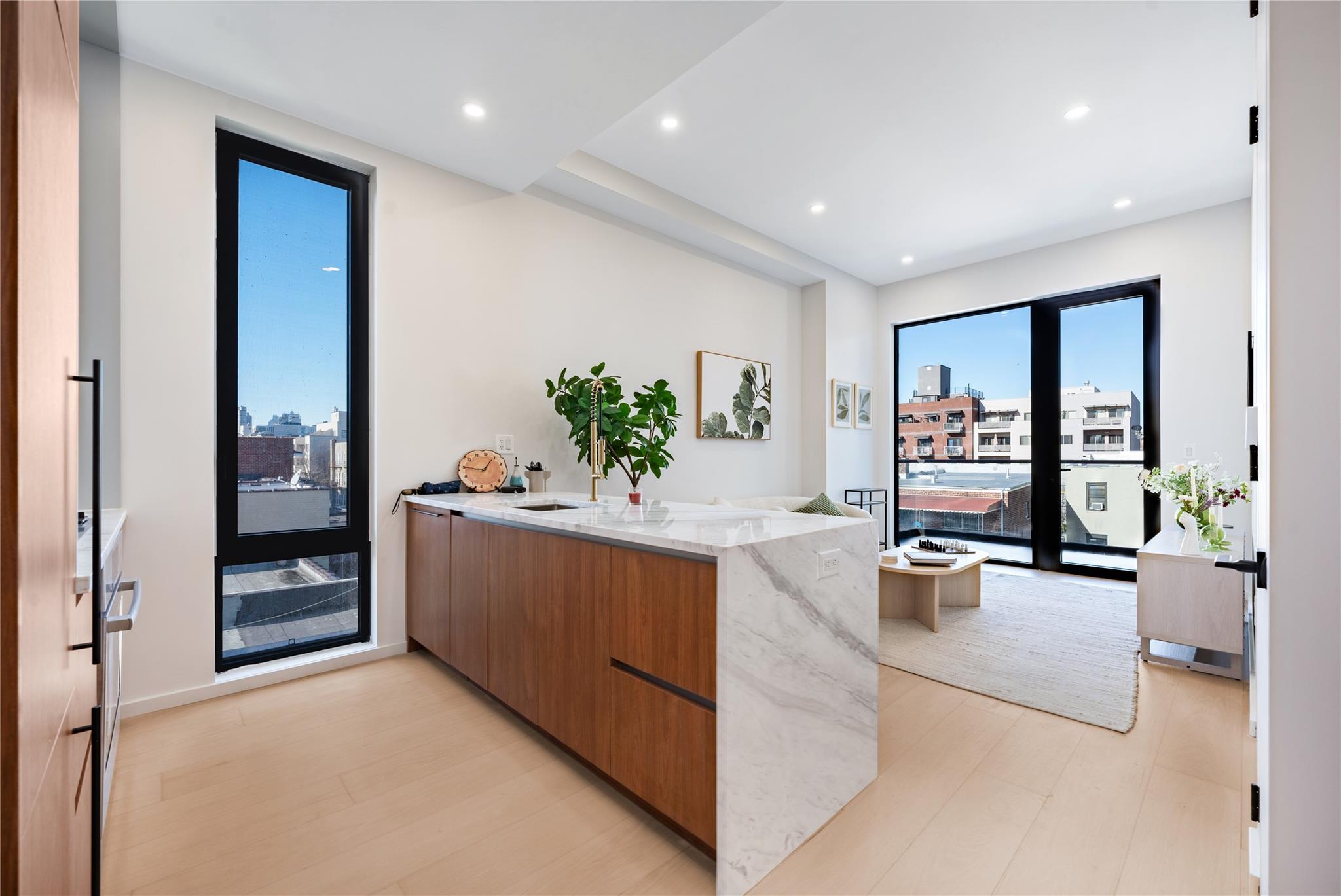 #1 photo, 3116 21st Street, Куинс ‖ Astoria , NY 11106