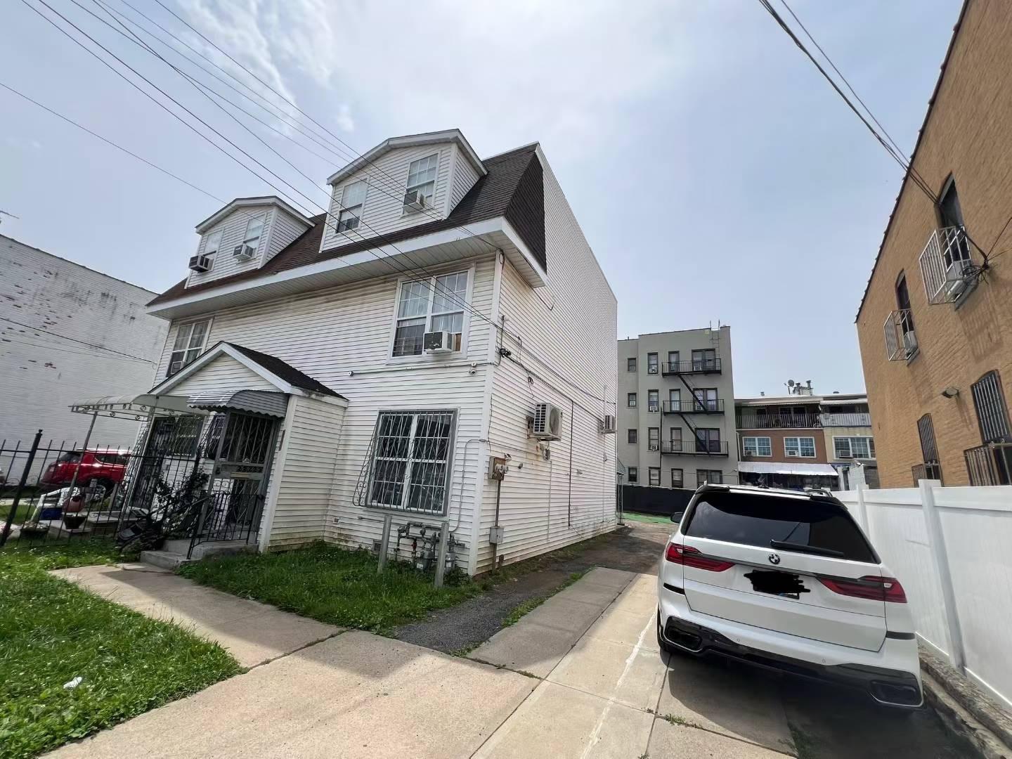 #2 photo, 3418 103rd Street, クイーンズ区 Corona , NY 11368