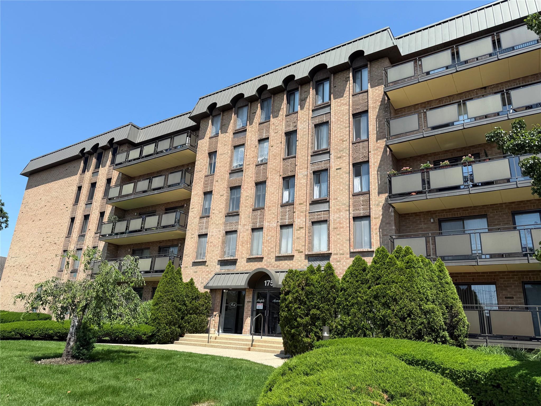 #1 photo, 175 Maple Avenue, Westbury , NY 11590