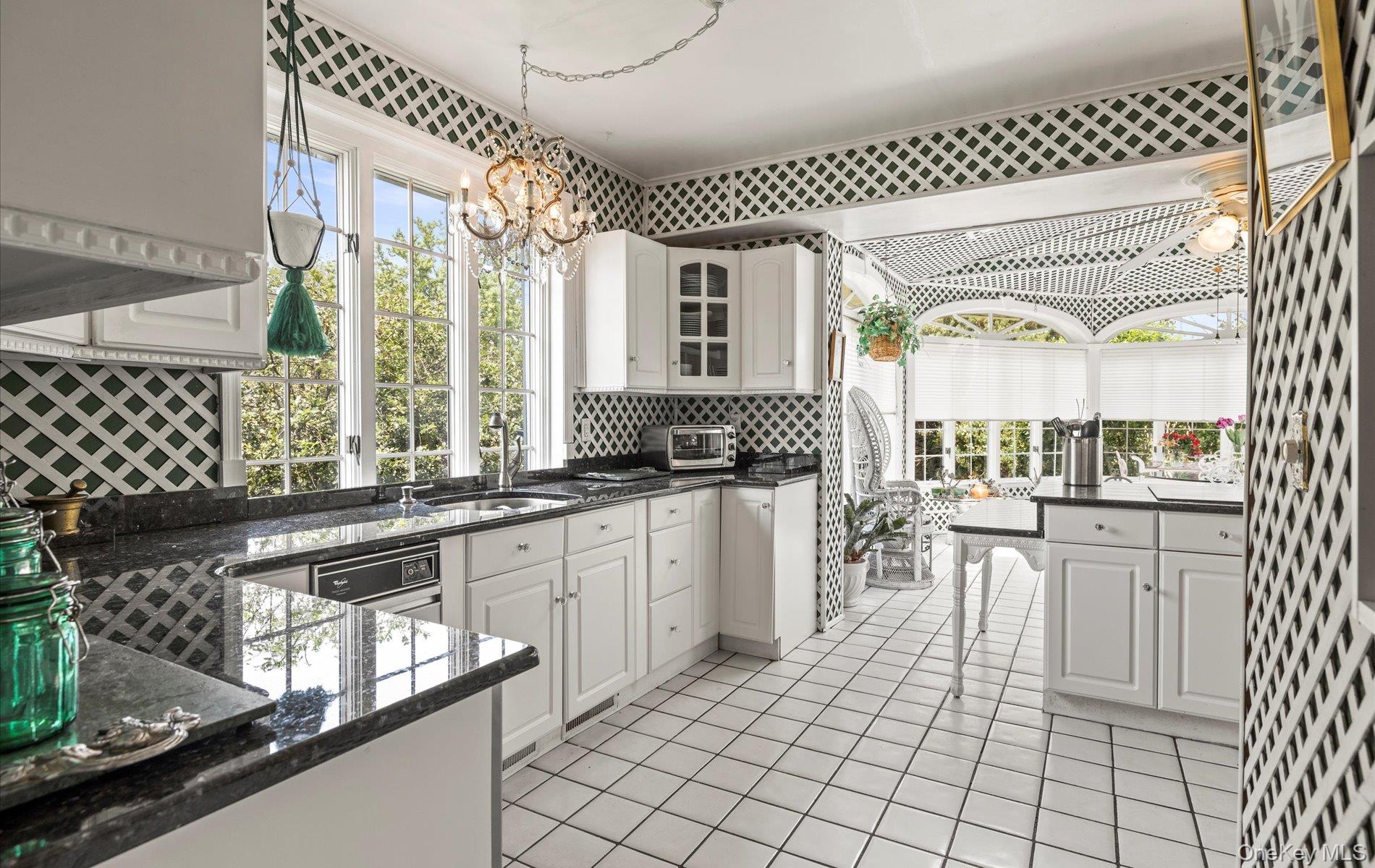 #17 photo, 2 Johnson Drive, サフォーク郡 Brightwaters , NY 11718