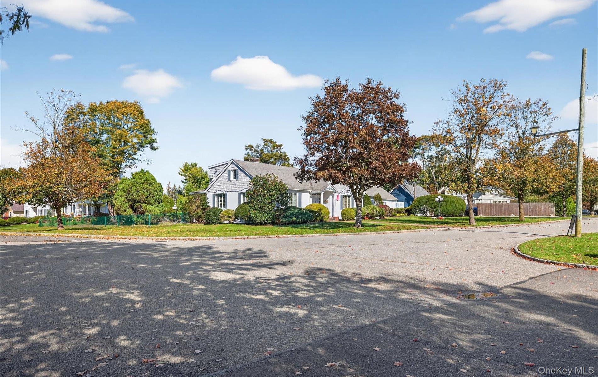 #2 photo, 2 Johnson Drive, サフォーク郡 Brightwaters , NY 11718