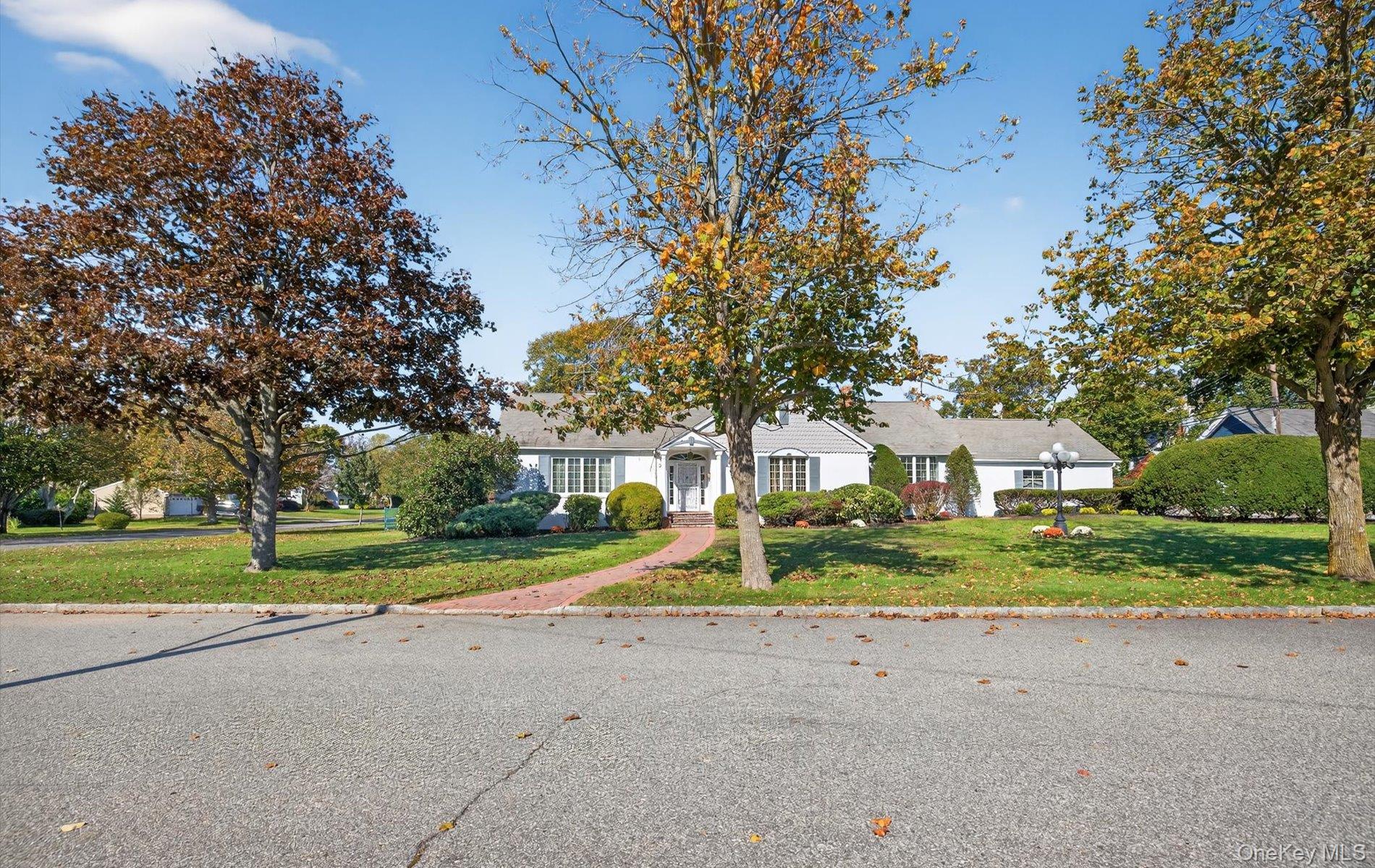 #4 photo, 2 Johnson Drive, サフォーク郡 Brightwaters , NY 11718