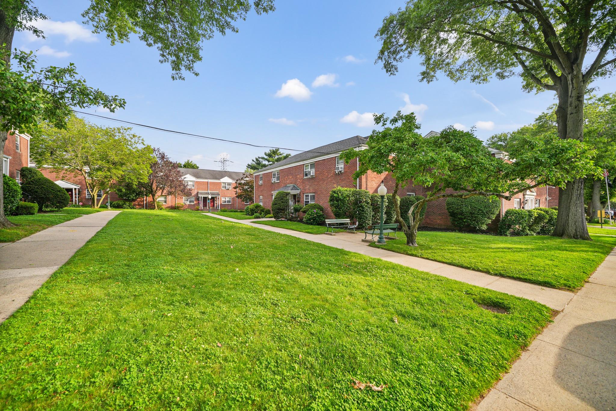 #1 photo, 520 Tuckahoe Road, Yonkers , NY 10710