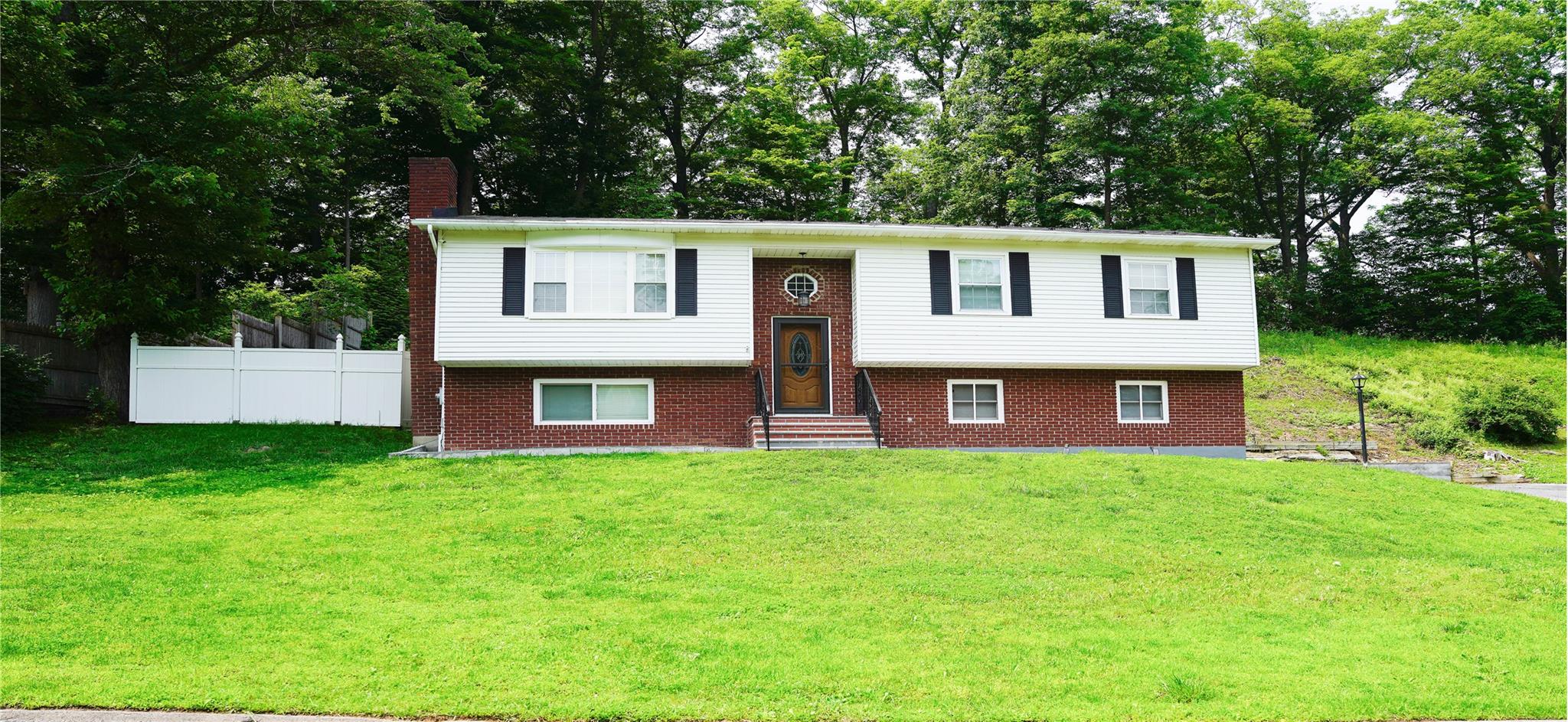 #1 photo, 11 Boxwood Close, Hopewell Junction , NY 12533