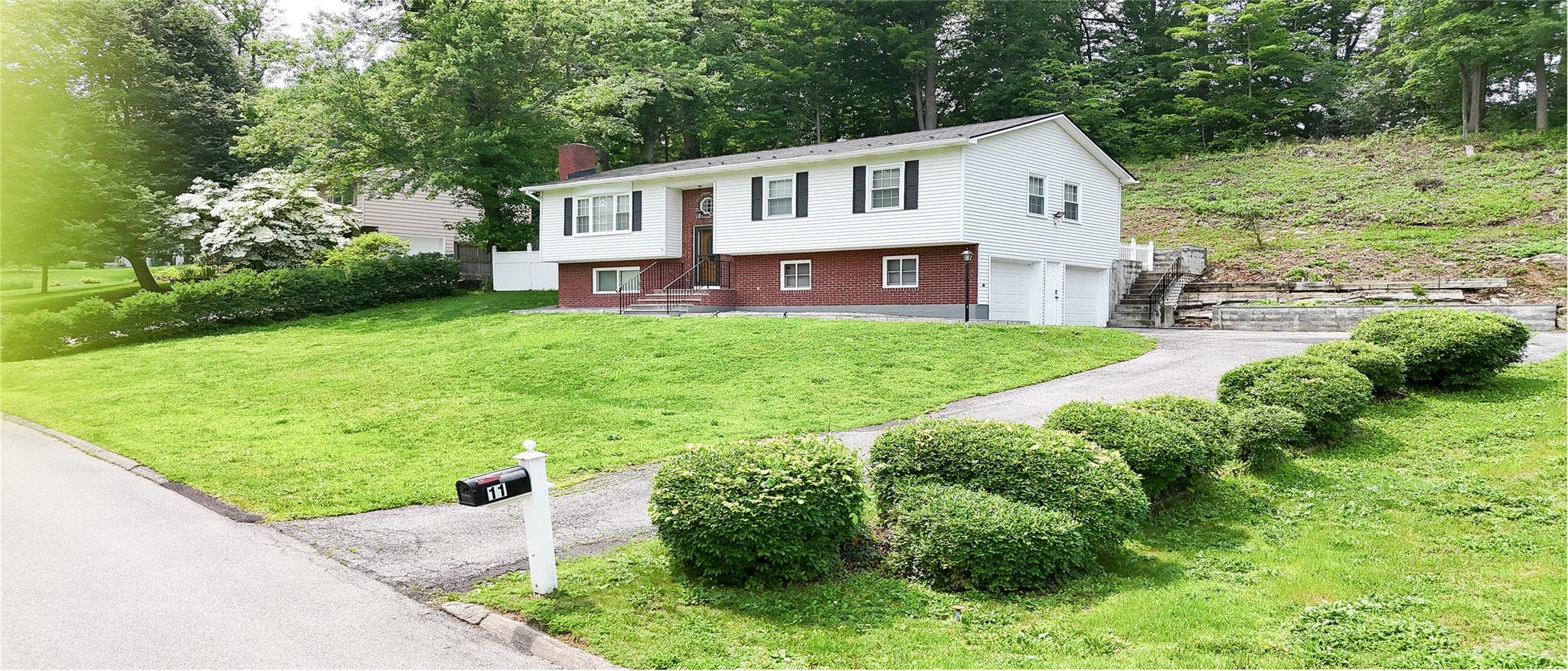 #3 photo, 11 Boxwood Close, Hopewell Junction , NY 12533