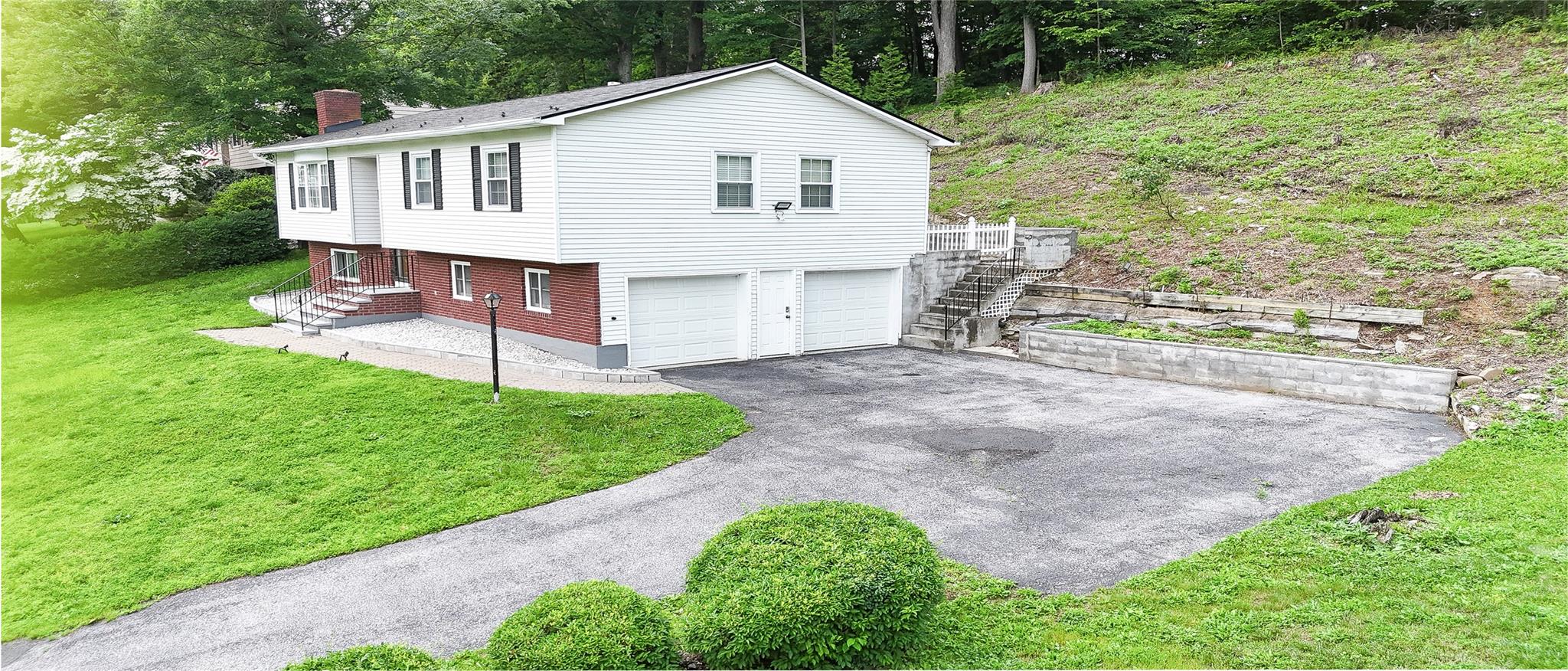 #4 photo, 11 Boxwood Close, Hopewell Junction , NY 12533