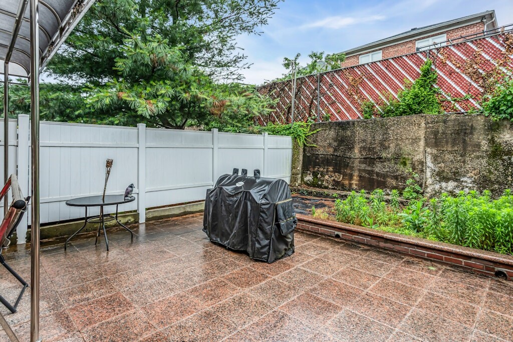 #10 photo, Maspeth, 皇后区 麦斯佩斯 Maspeth , NY 11378