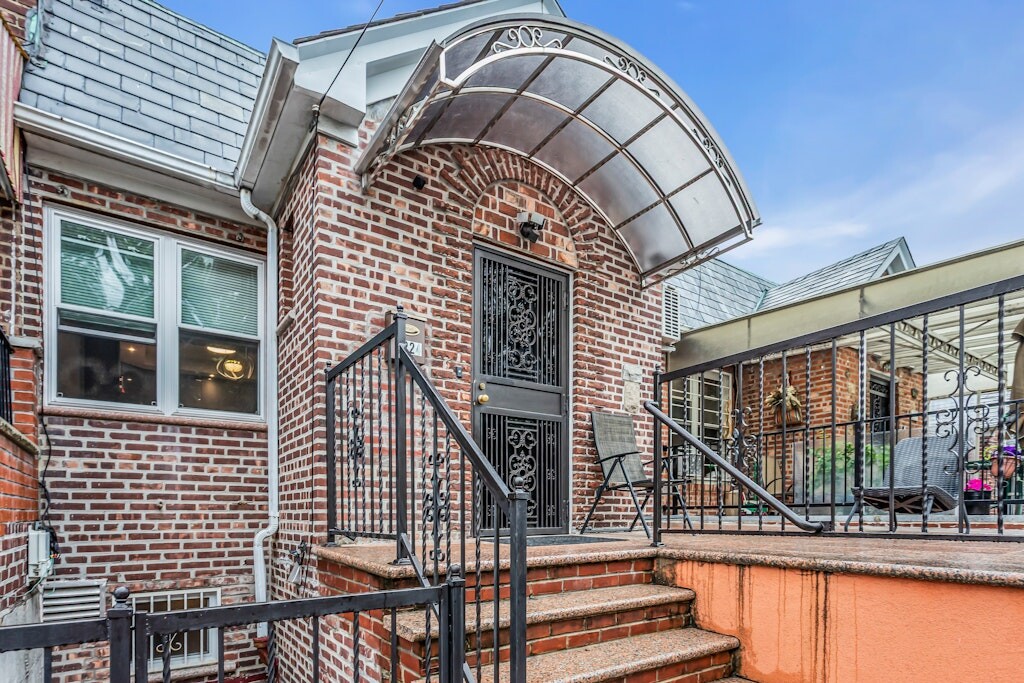 #12 photo, Maspeth, 皇后区 麦斯佩斯 Maspeth , NY 11378