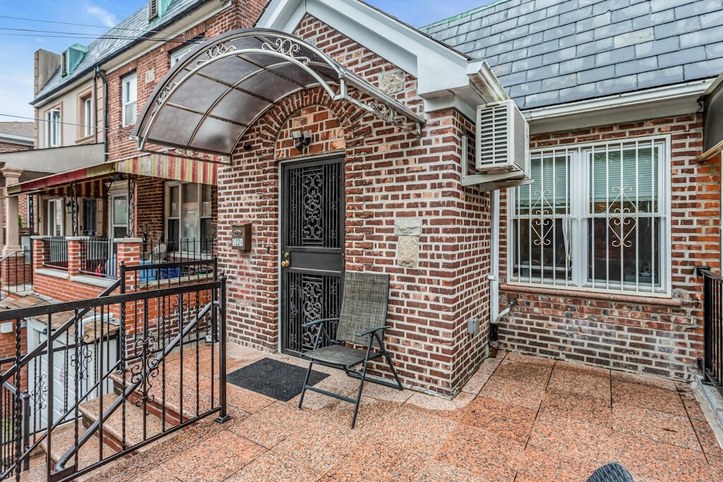 #13 photo, Maspeth, 皇后区 麦斯佩斯 Maspeth , NY 11378