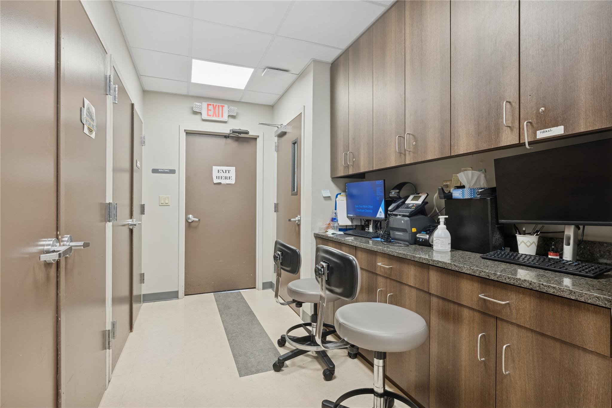 #13 photo, 2209 Merrick Road, ナッソー郡 Merrick , NY 11566