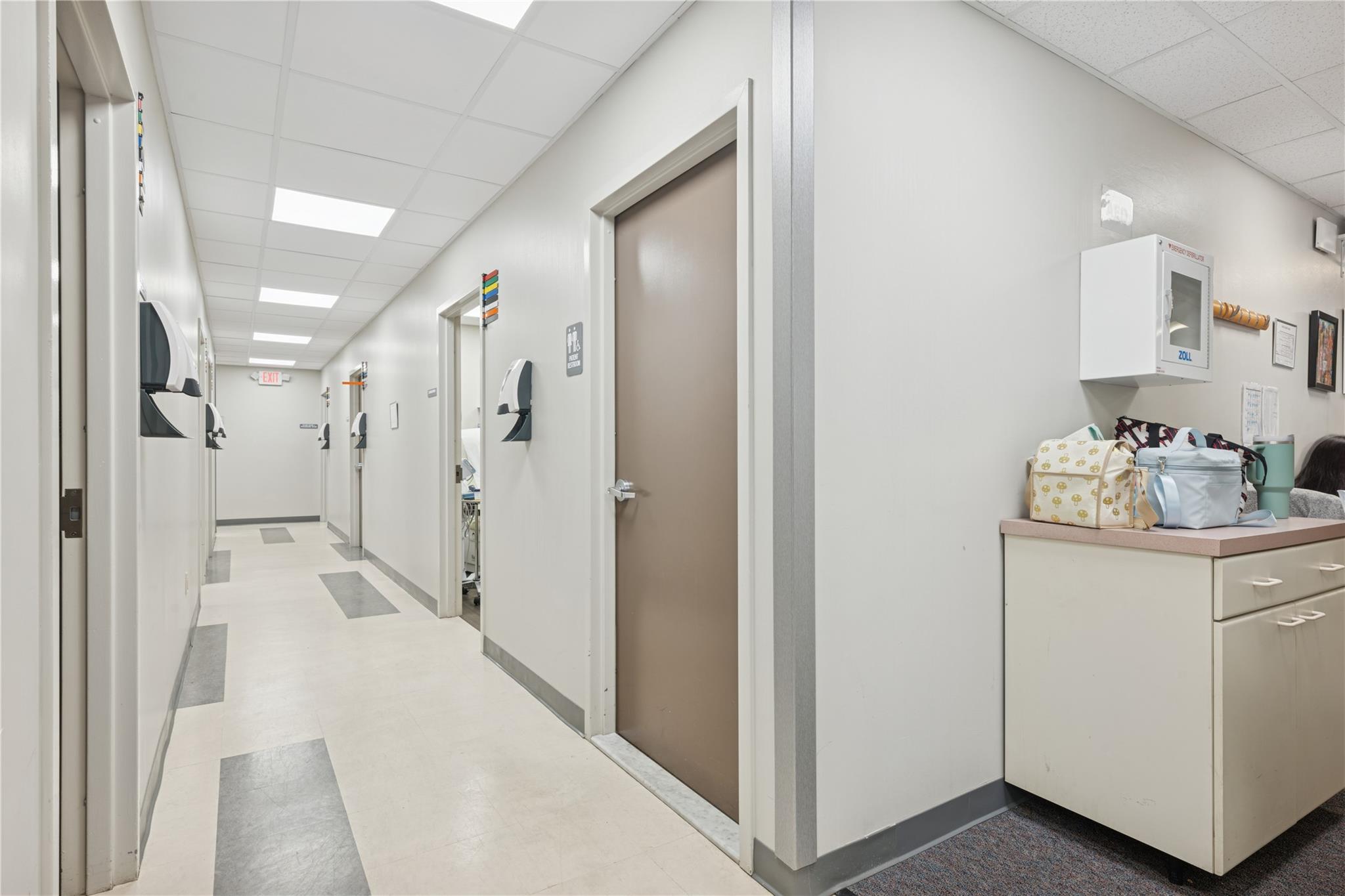 #14 photo, 2209 Merrick Road, ナッソー郡 Merrick , NY 11566