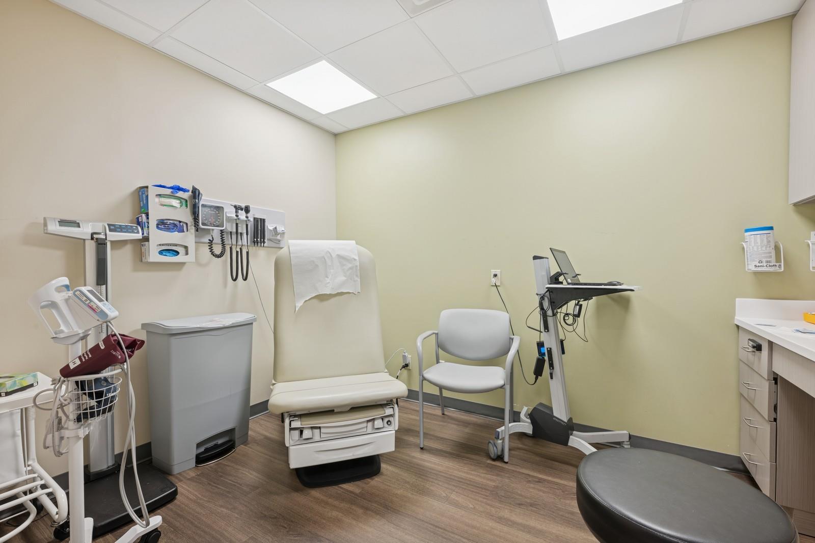 #15 photo, 2209 Merrick Road, ナッソー郡 Merrick , NY 11566