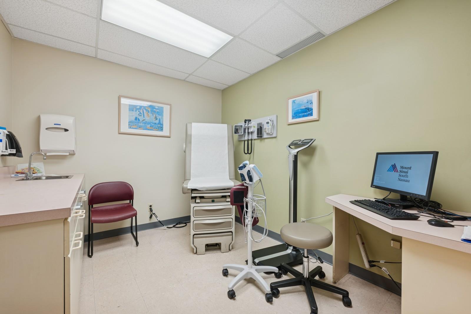 #18 photo, 2209 Merrick Road, ナッソー郡 Merrick , NY 11566