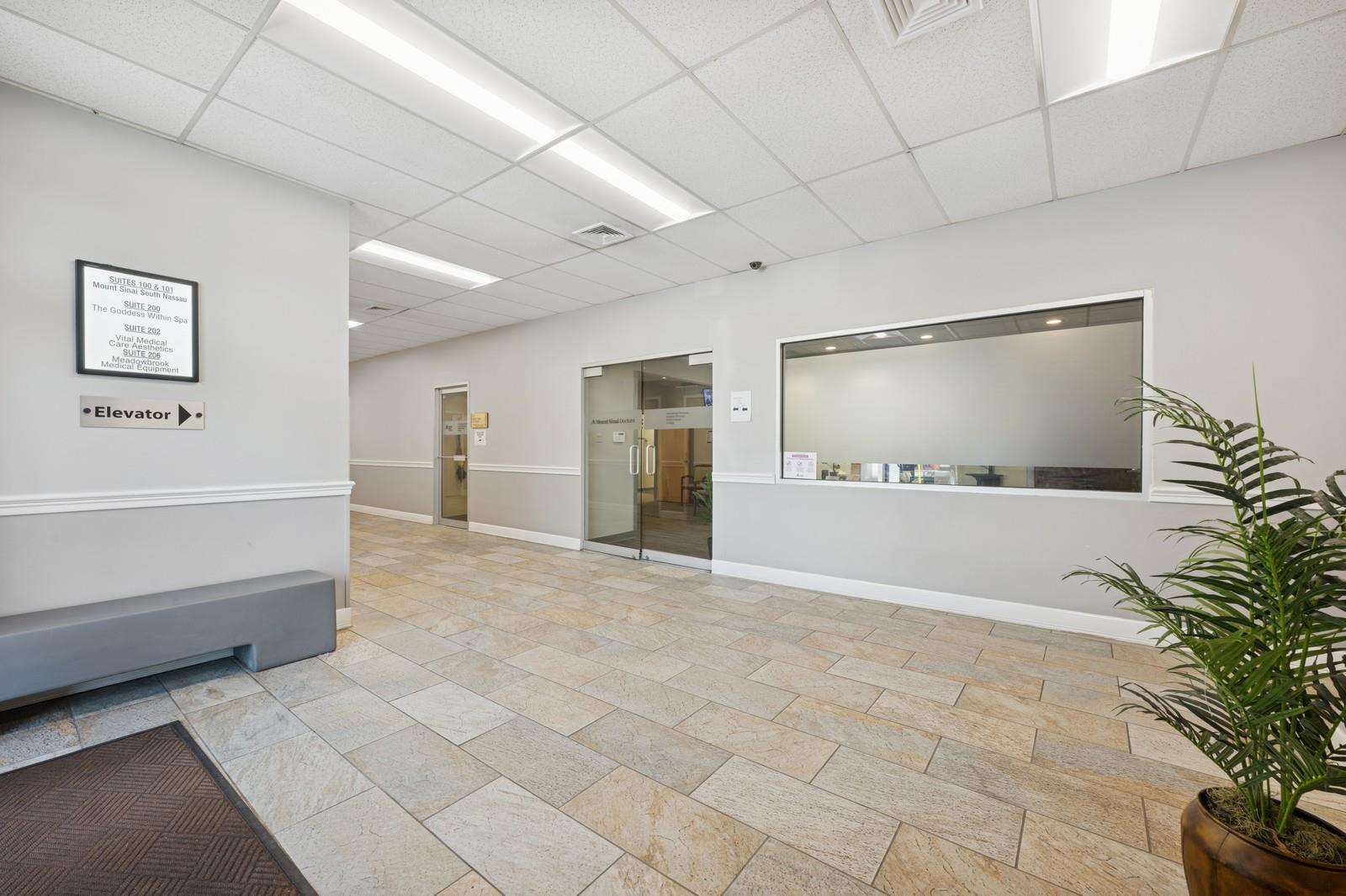 #4 photo, 2209 Merrick Road, ナッソー郡 Merrick , NY 11566