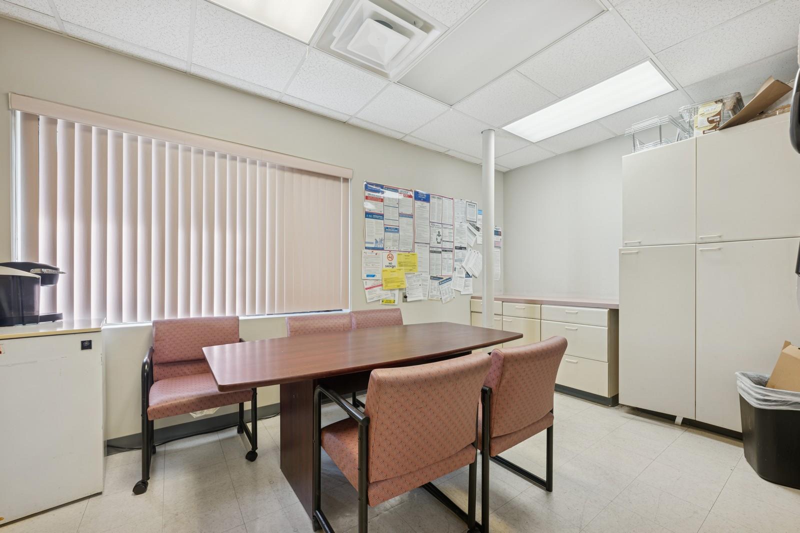 #8 photo, 2209 Merrick Road, ナッソー郡 Merrick , NY 11566