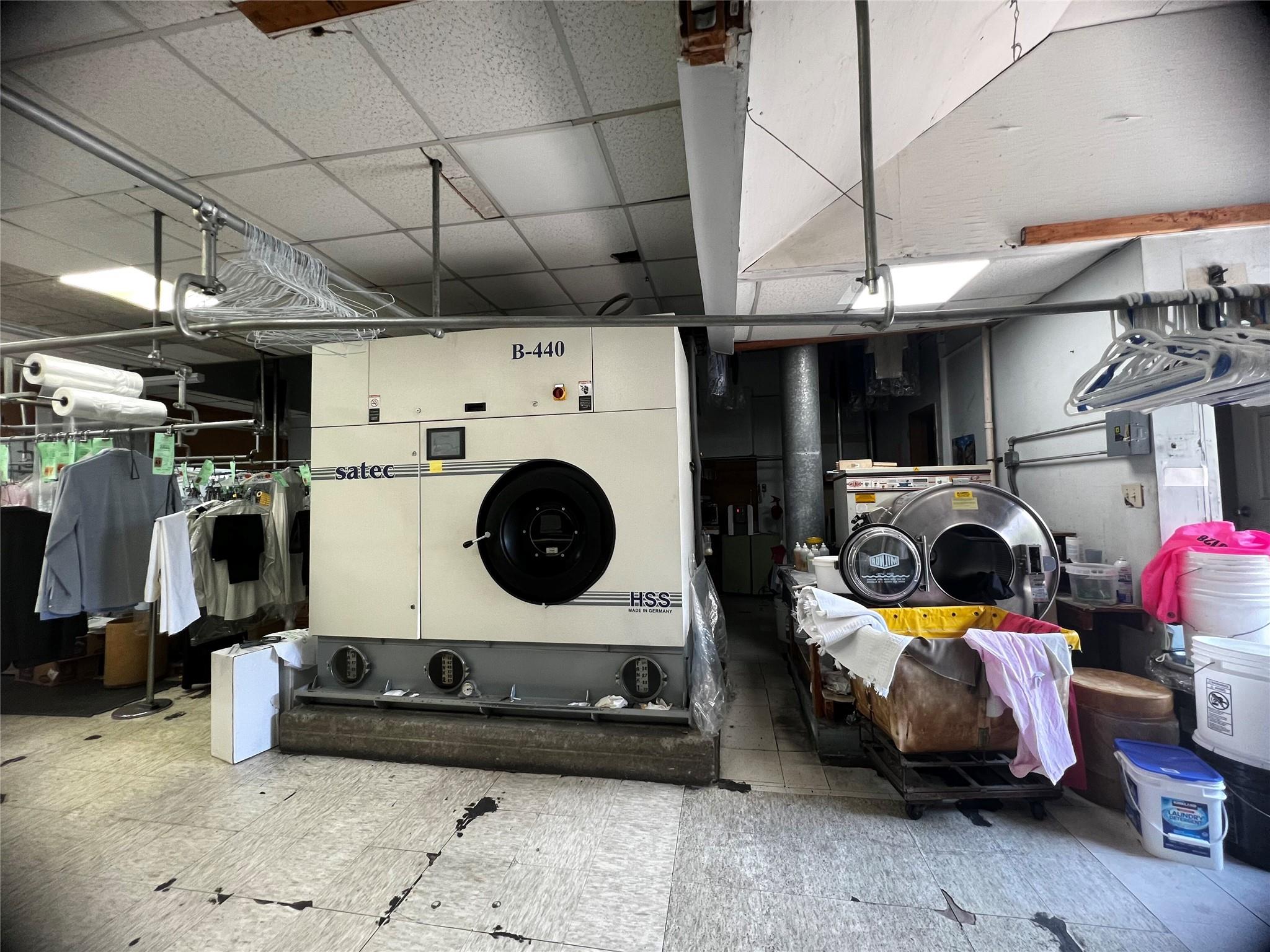 #3 photo, 9 Tokeneke Road, Call Listing Agent , CT 06820