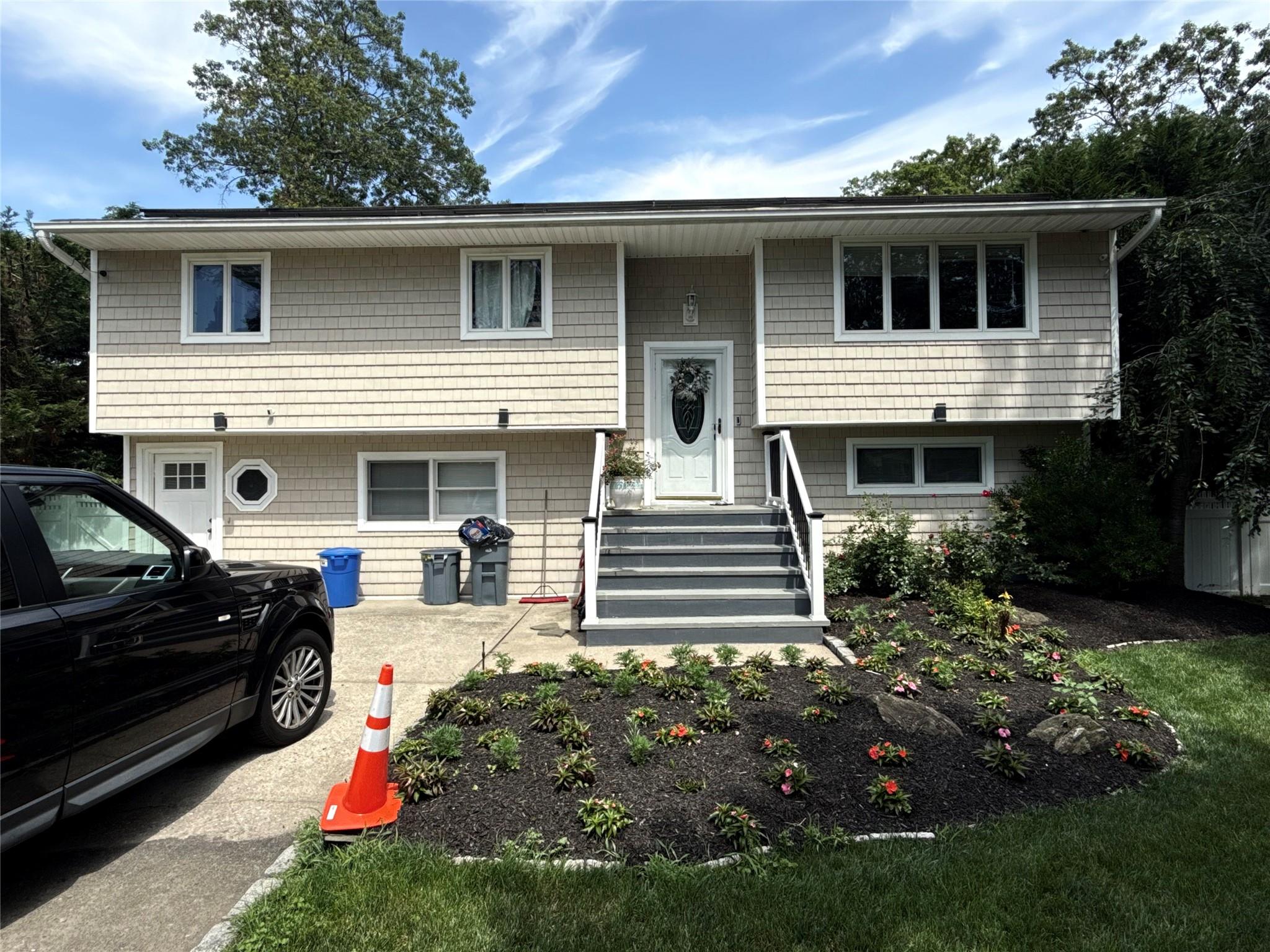 #1 photo, 2389 Chestnut Avenue, سوفولك Ronkonkoma , NY 11779