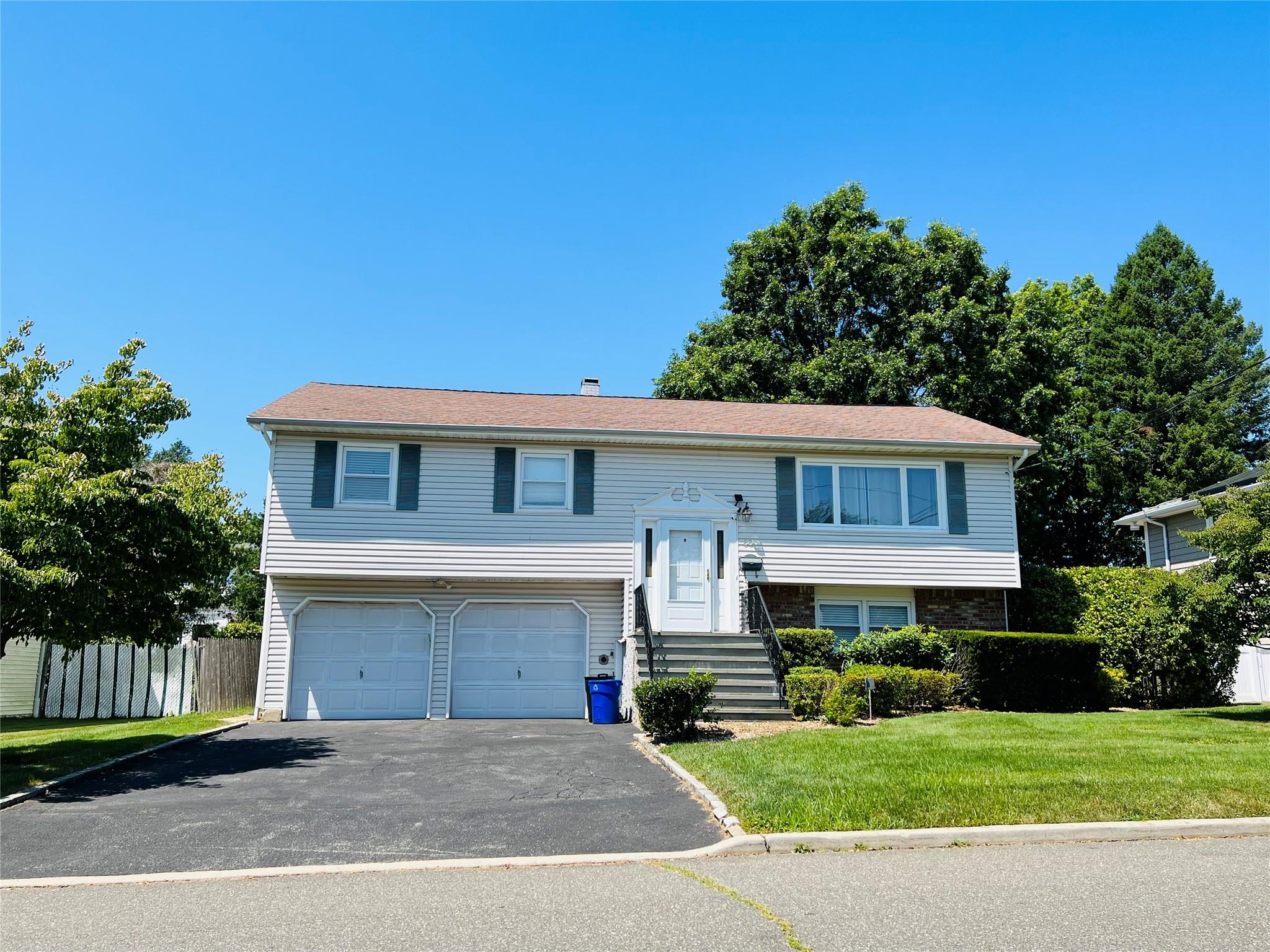 #1 photo, 66 Smith Street, ناسو Glen Cove , NY 11542