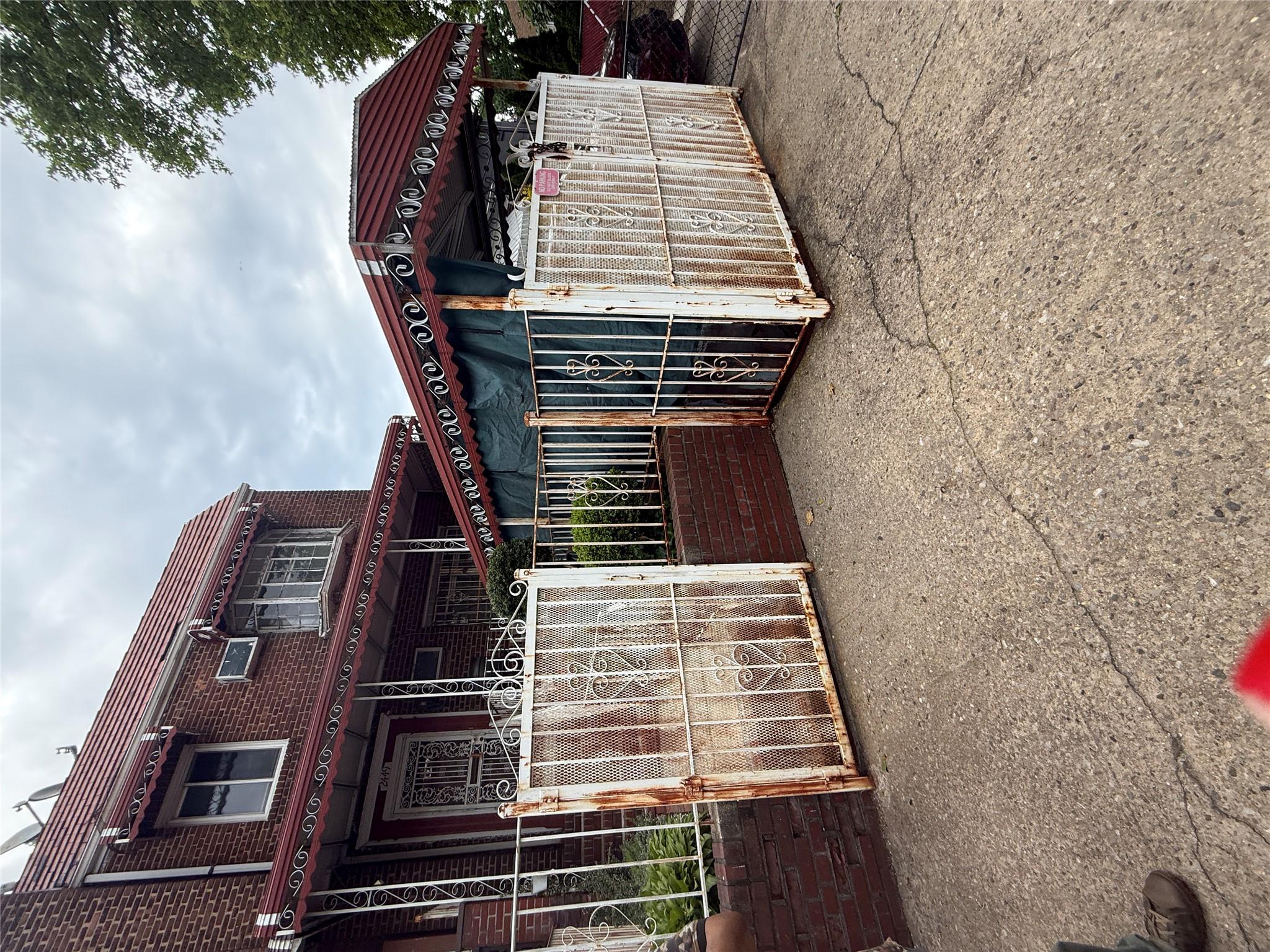 #1 photo, 2449 92nd Street, 皇后區 艾姆赫斯特 East Elmhurst , NY 11369