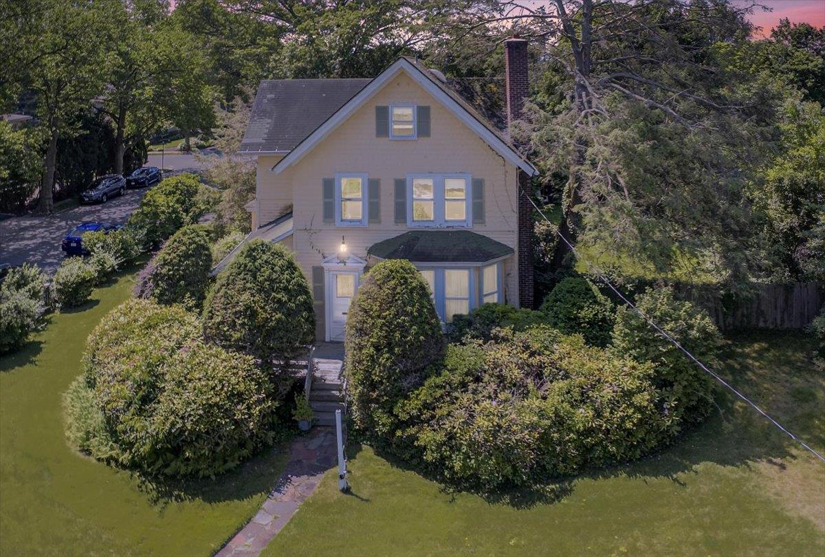 #1 photo, 134 Warner Avenue, 長島 罗斯林 Roslyn Heights , NY 11577