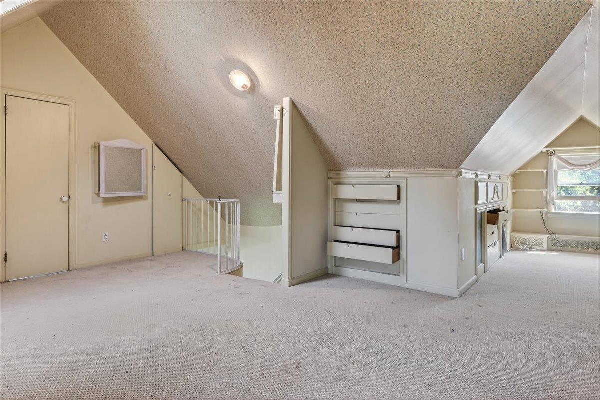 #19 photo, 134 Warner Avenue, Roslyn Heights , NY 11577