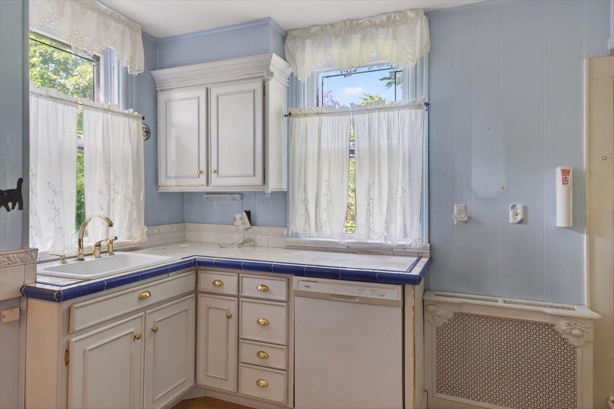 #8 photo, 134 Warner Avenue, Roslyn Heights , NY 11577