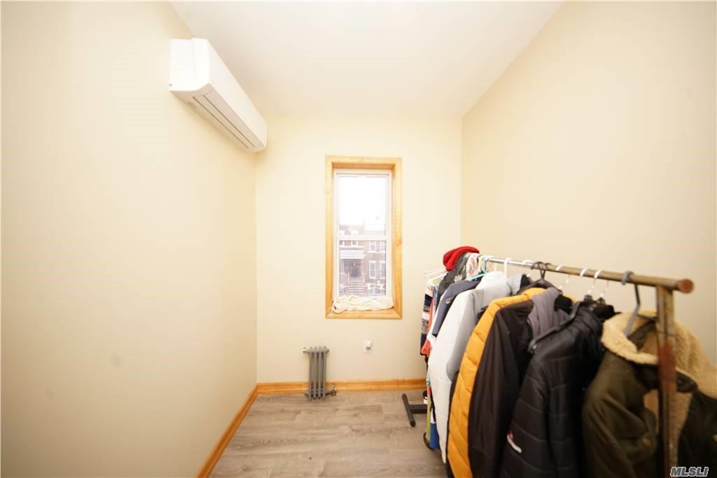 #8 photo, 21 Charlotte Street, クイーンズ区 Ridgewood , NY 11385