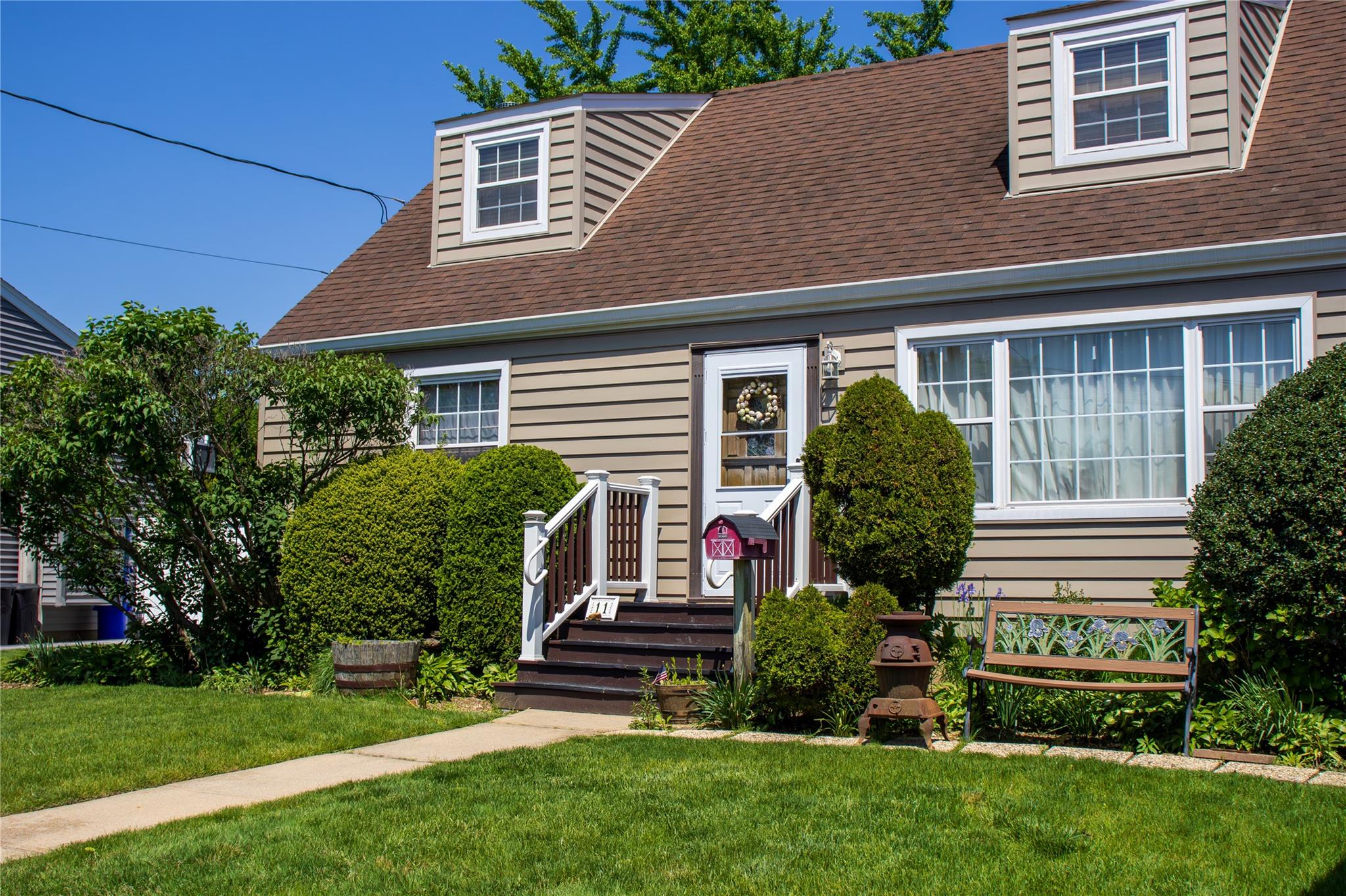 #1 photo, 11 Barbara Drive, سوفولك Farmingdale , NY 11735