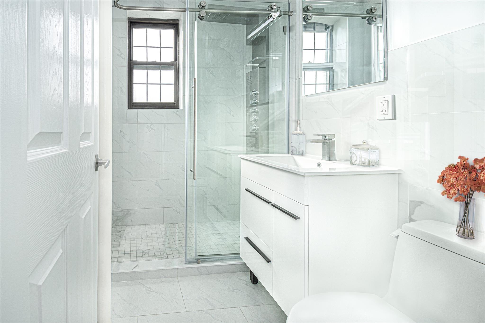 #9 photo, 68-30 Burns Street, Forest Hills , NY 11375