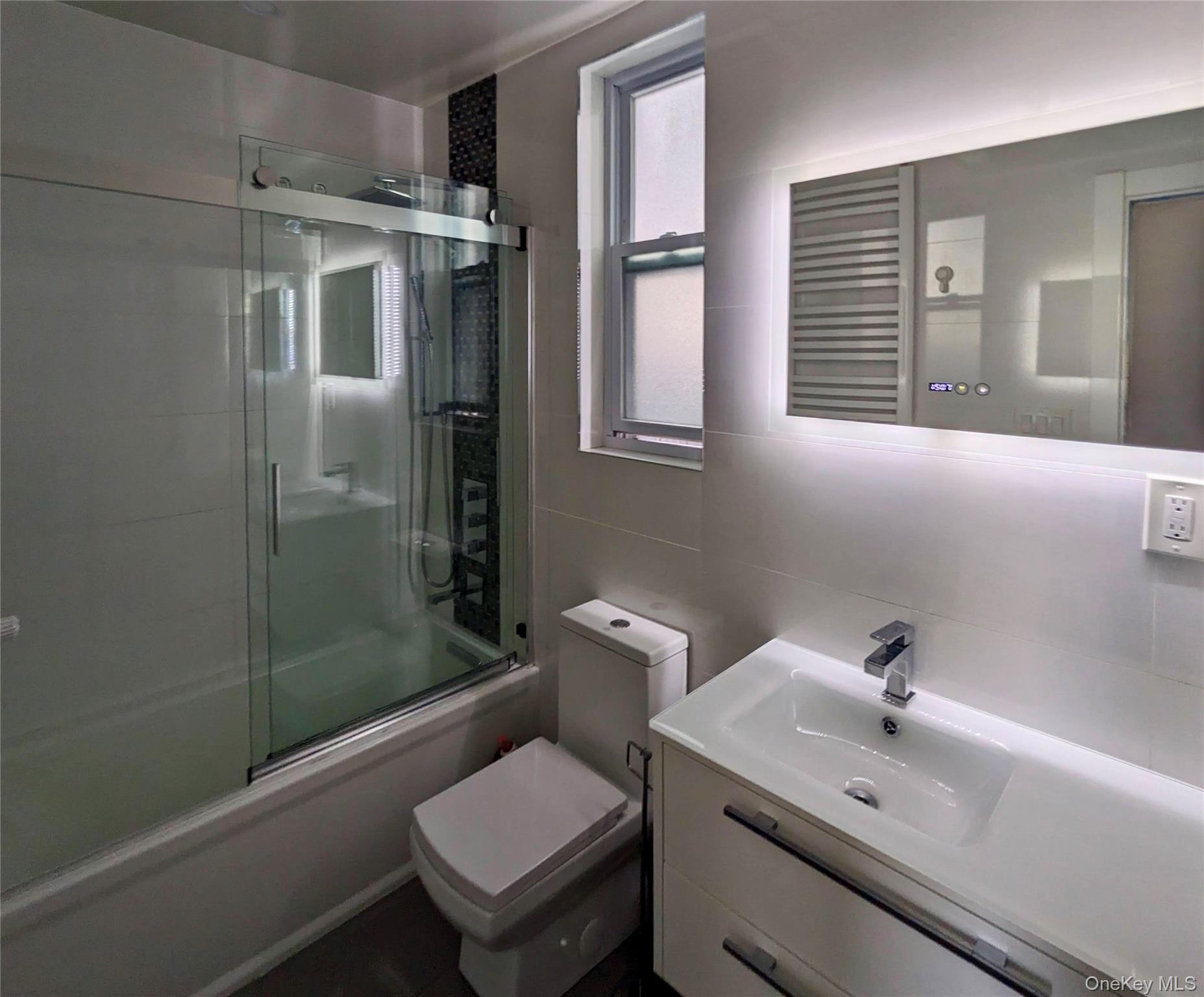 #8 photo, 58-09 61 street, クイーンズ区 Maspeth , NY 11379