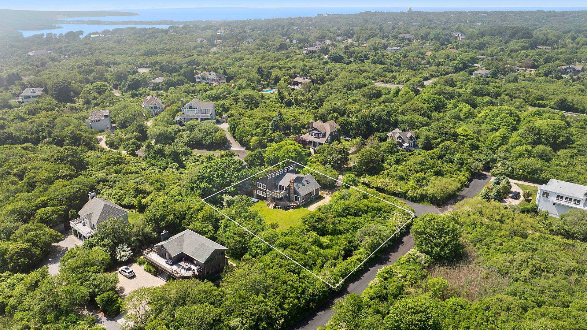 #28 photo, 41 North Surfside Avenue, サフォーク郡 Montauk , NY 11954