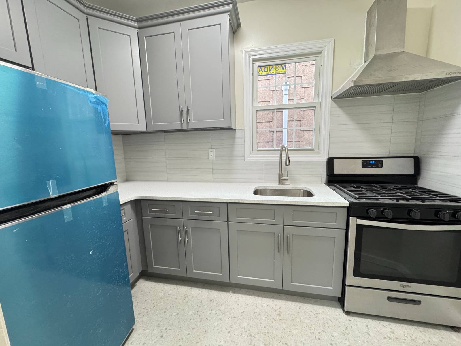 #1 photo, 250 E 207th St, #2B, Norwood , NY 10467