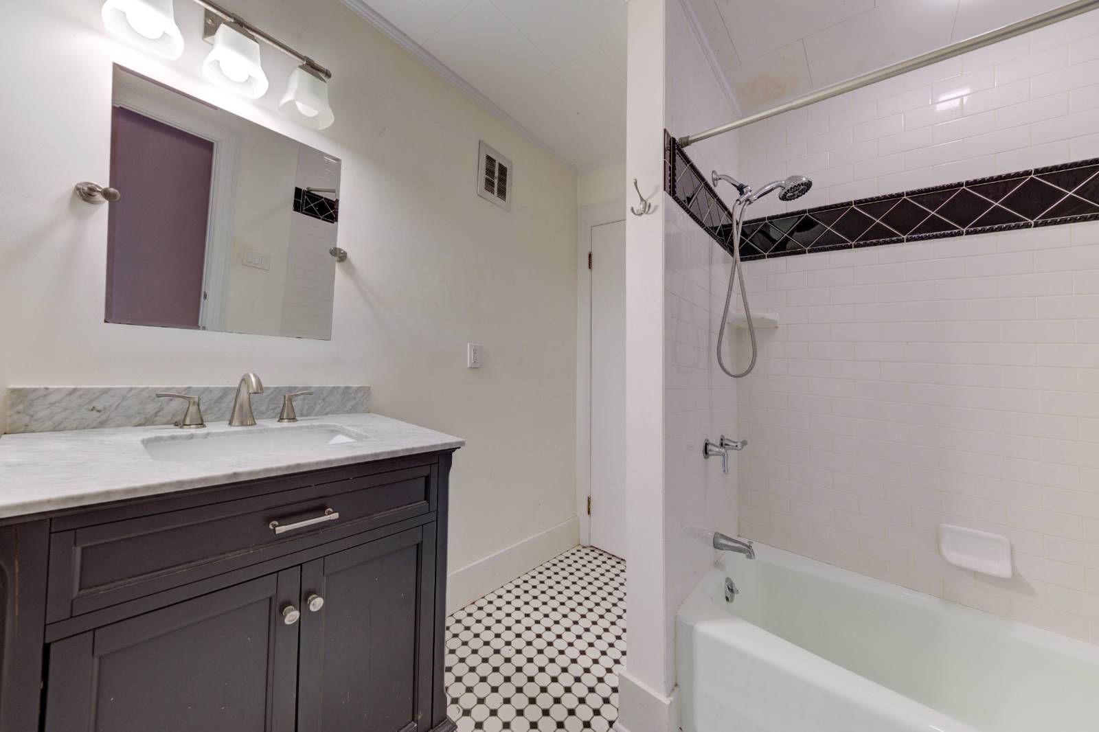 #38 photo, 121 Guy Park Ave, Amsterdam , NY 12010