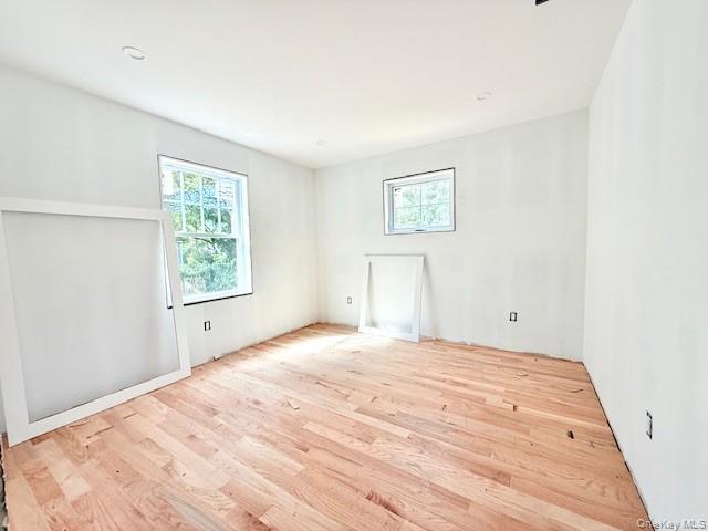 #10 photo, 114 Bedford Avenue, サフォーク郡 Mastic , NY 11950