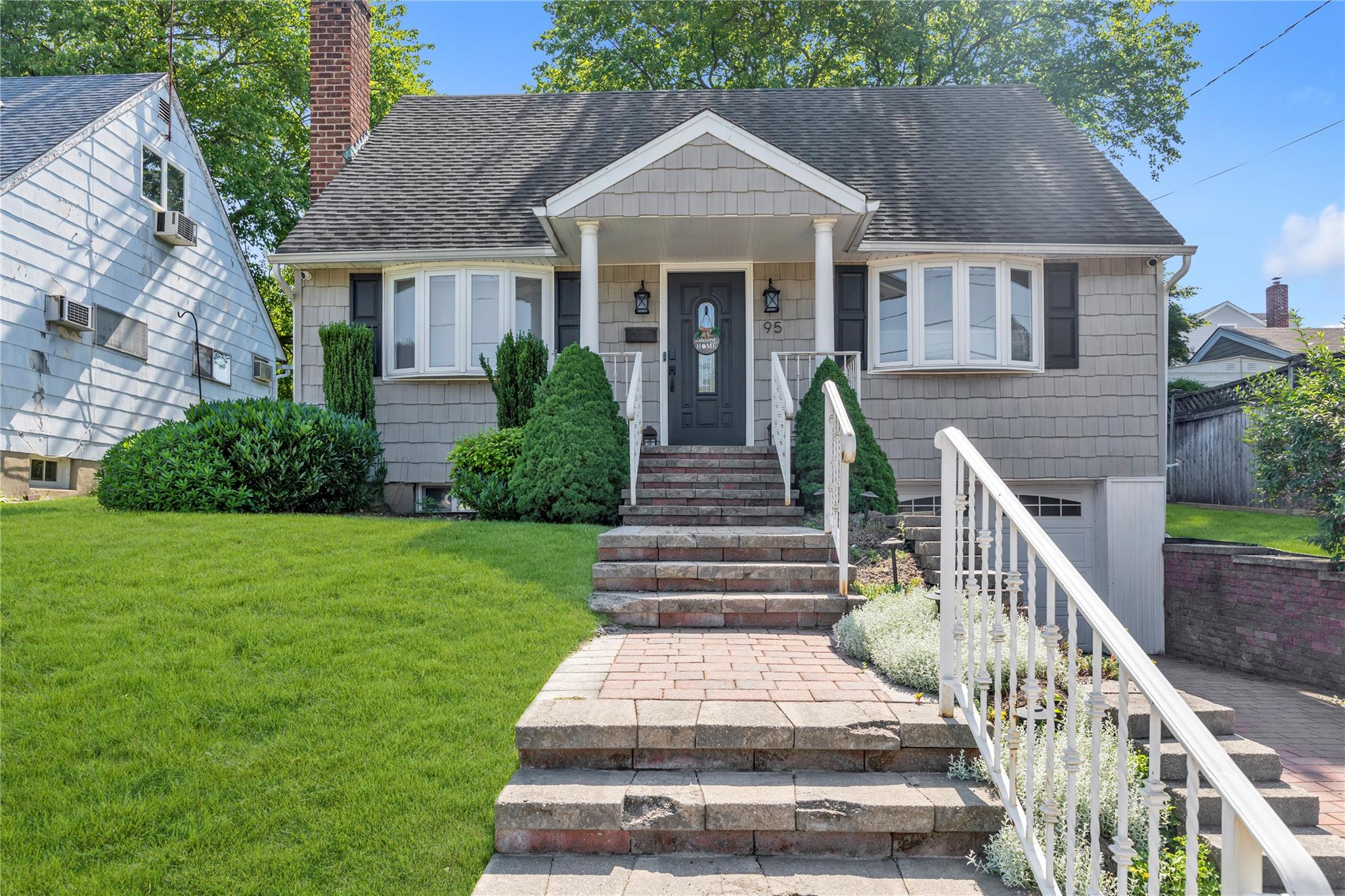 #1 photo, 95 Falmouth Place, 長島 Albertson , NY 11507