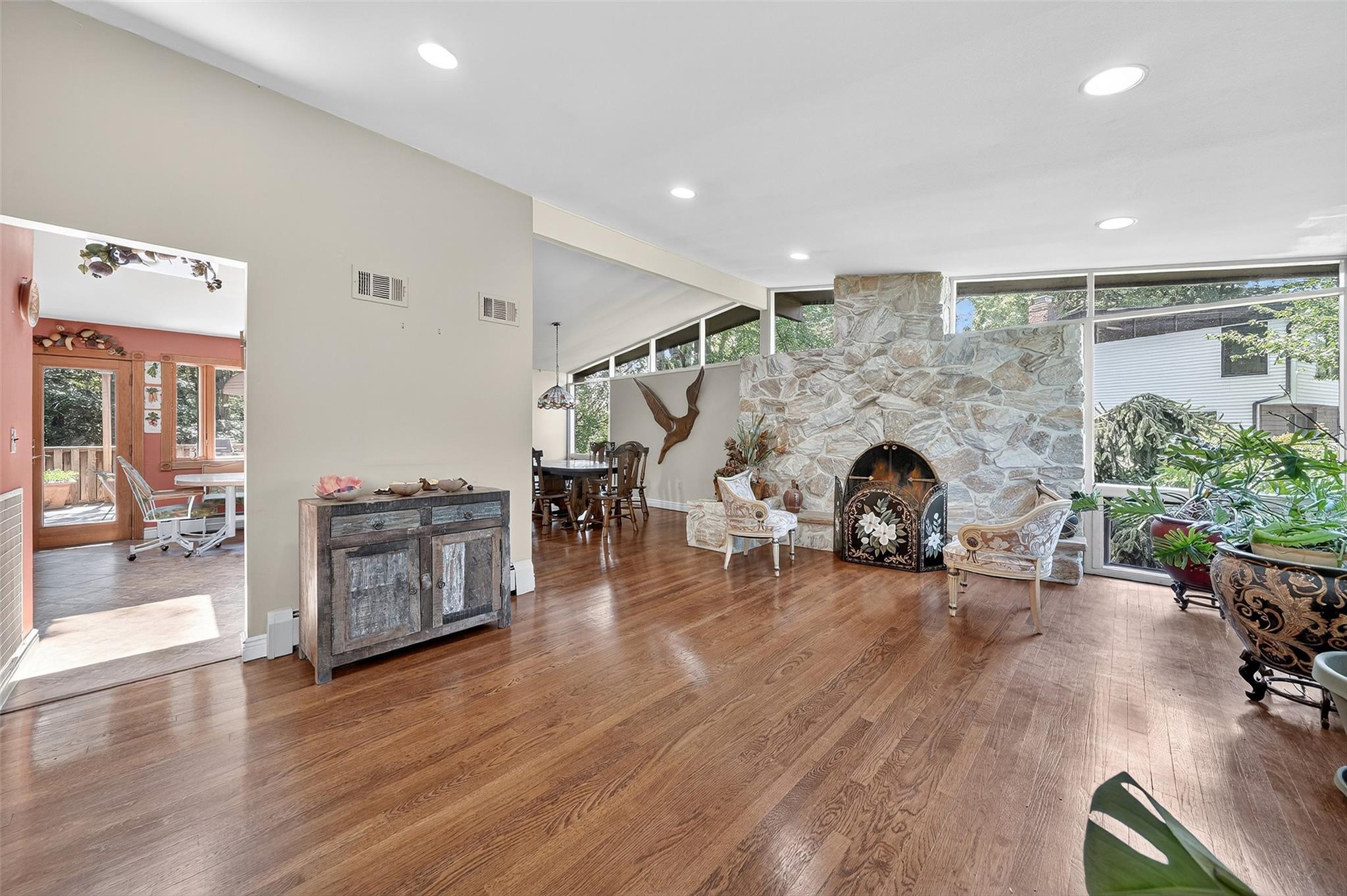 #4 photo, 27 Maiden Lane, New City , NY 10956