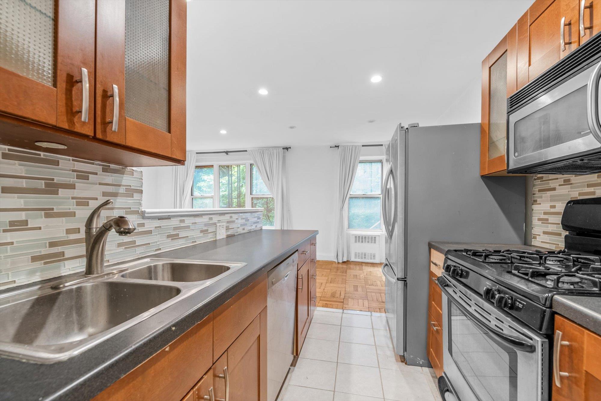 #1 photo, 5425 Valles Avenue, 布朗士 Bronx , NY 10471