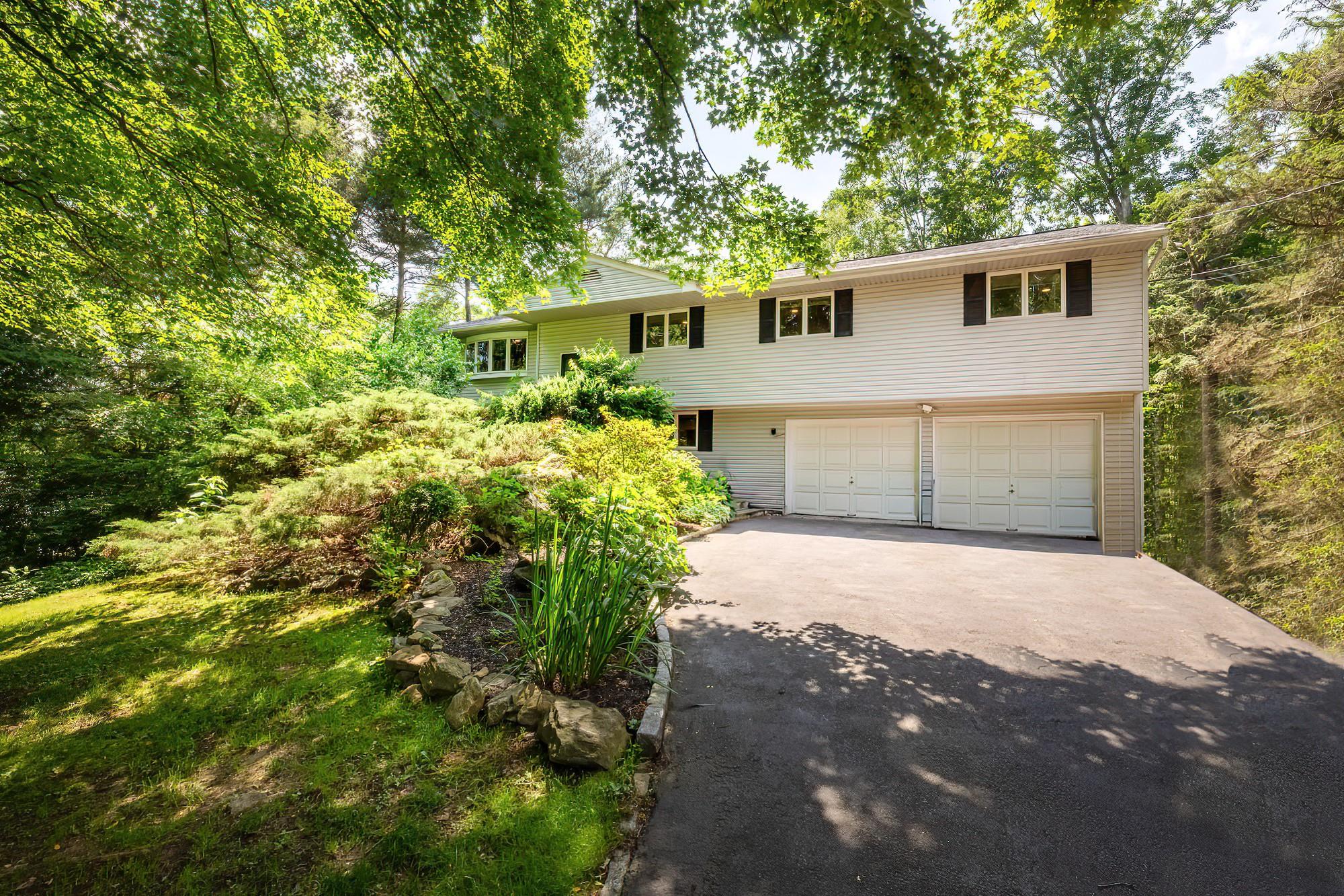 #1 photo, 29 Meadow Lane, Chappaqua , NY 10514