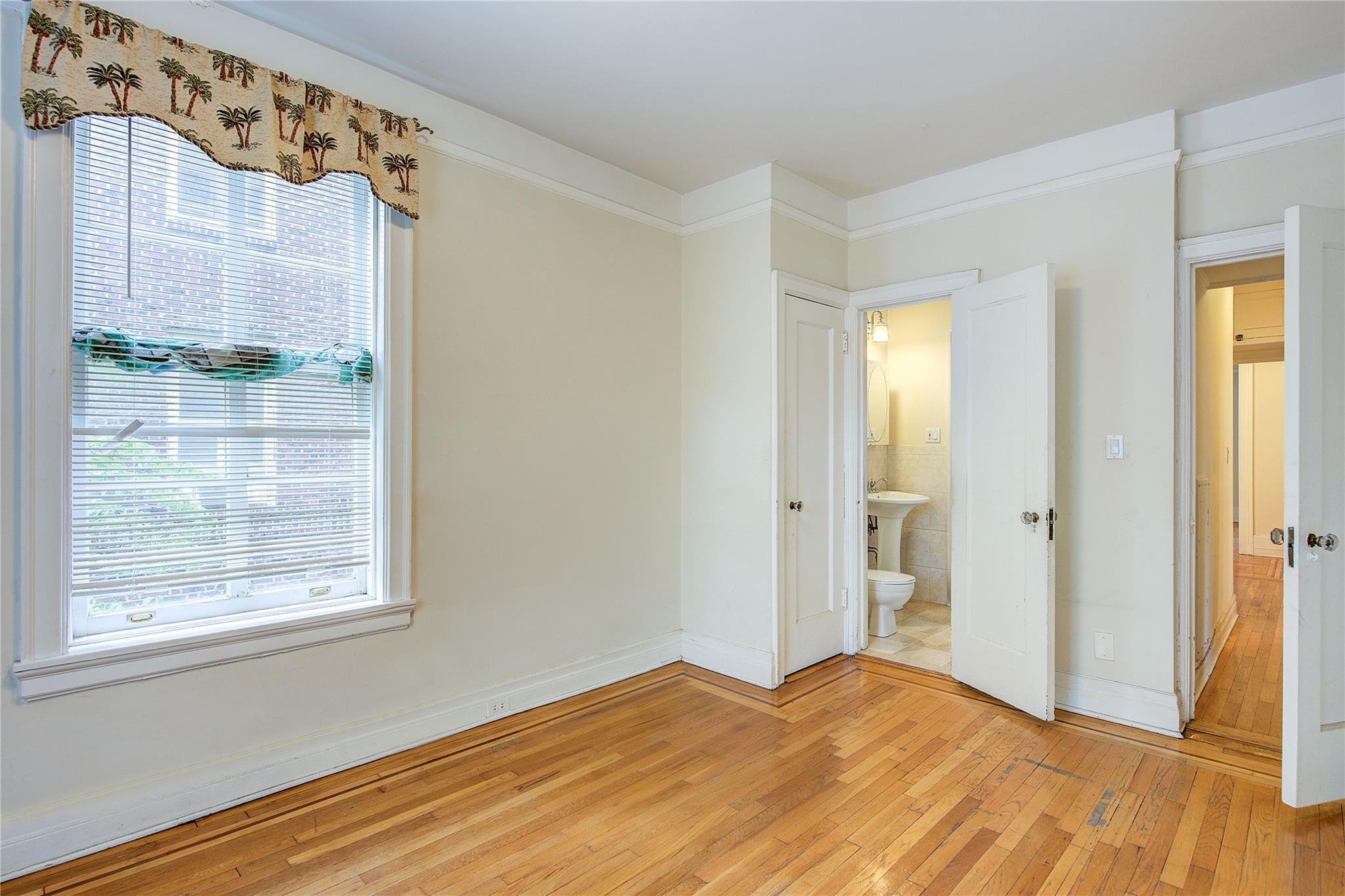 #19 photo, 34-30 81st Street, クイーンズ区 Jackson Heights , NY 11372