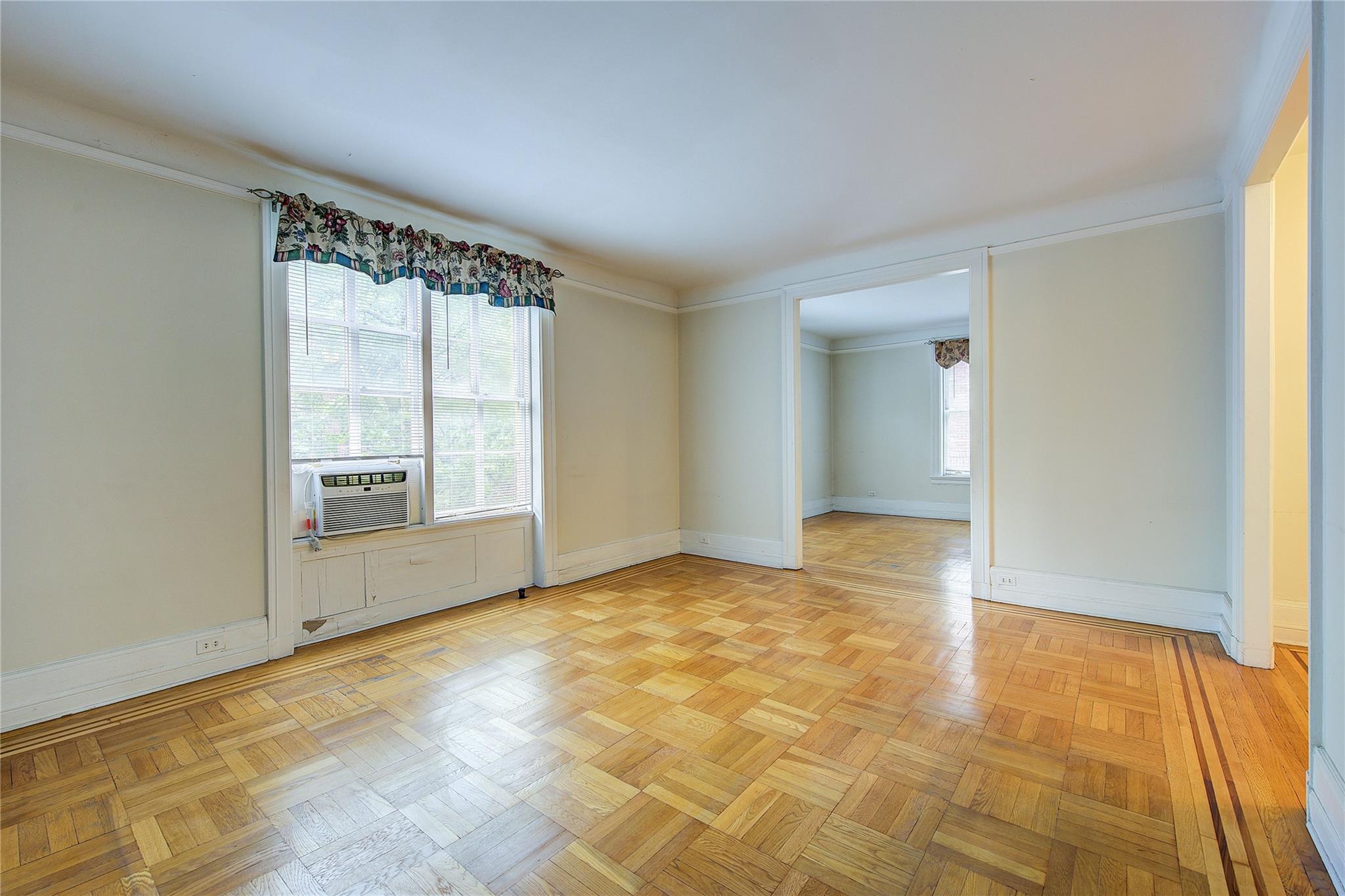 #5 photo, 34-30 81st Street, クイーンズ区 Jackson Heights , NY 11372