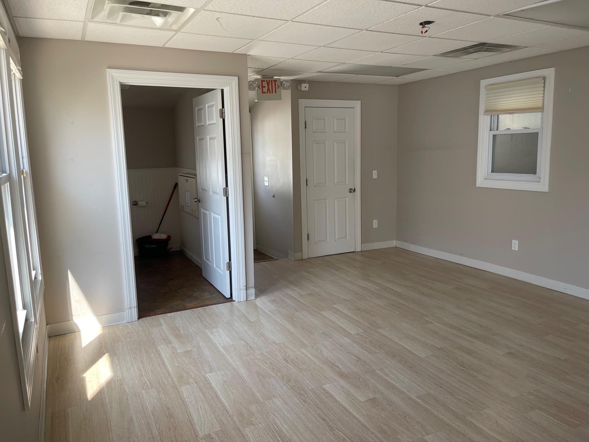 #13 photo, 69 Broadway, サフォーク郡 Greenlawn , NY 11740