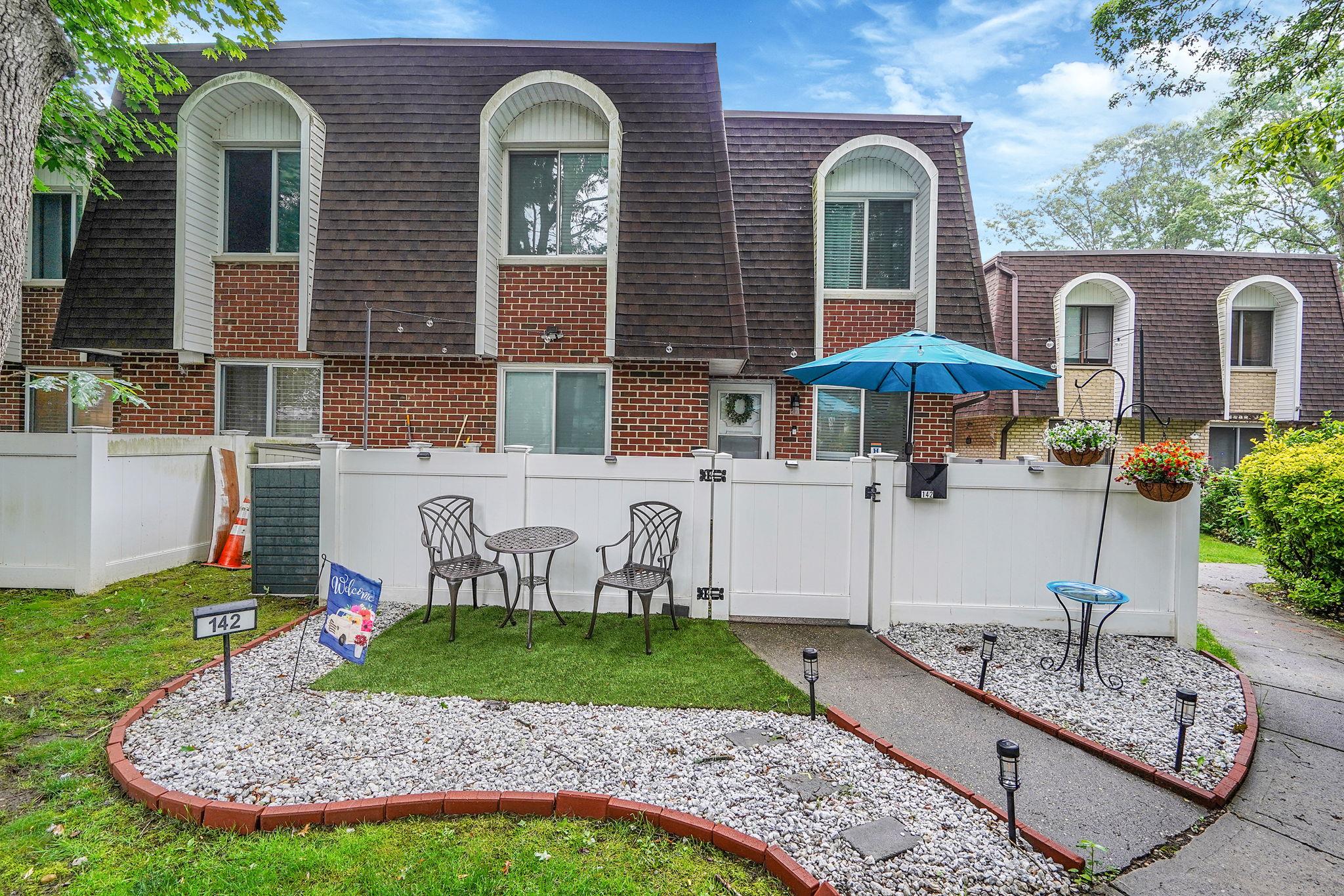 #1 photo, 142 Golf Lane, 東長島 Medford , NY 11763
