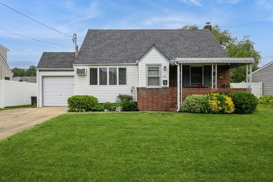 #1 photo, 487 17th Street, West Babylon , NY 11704
