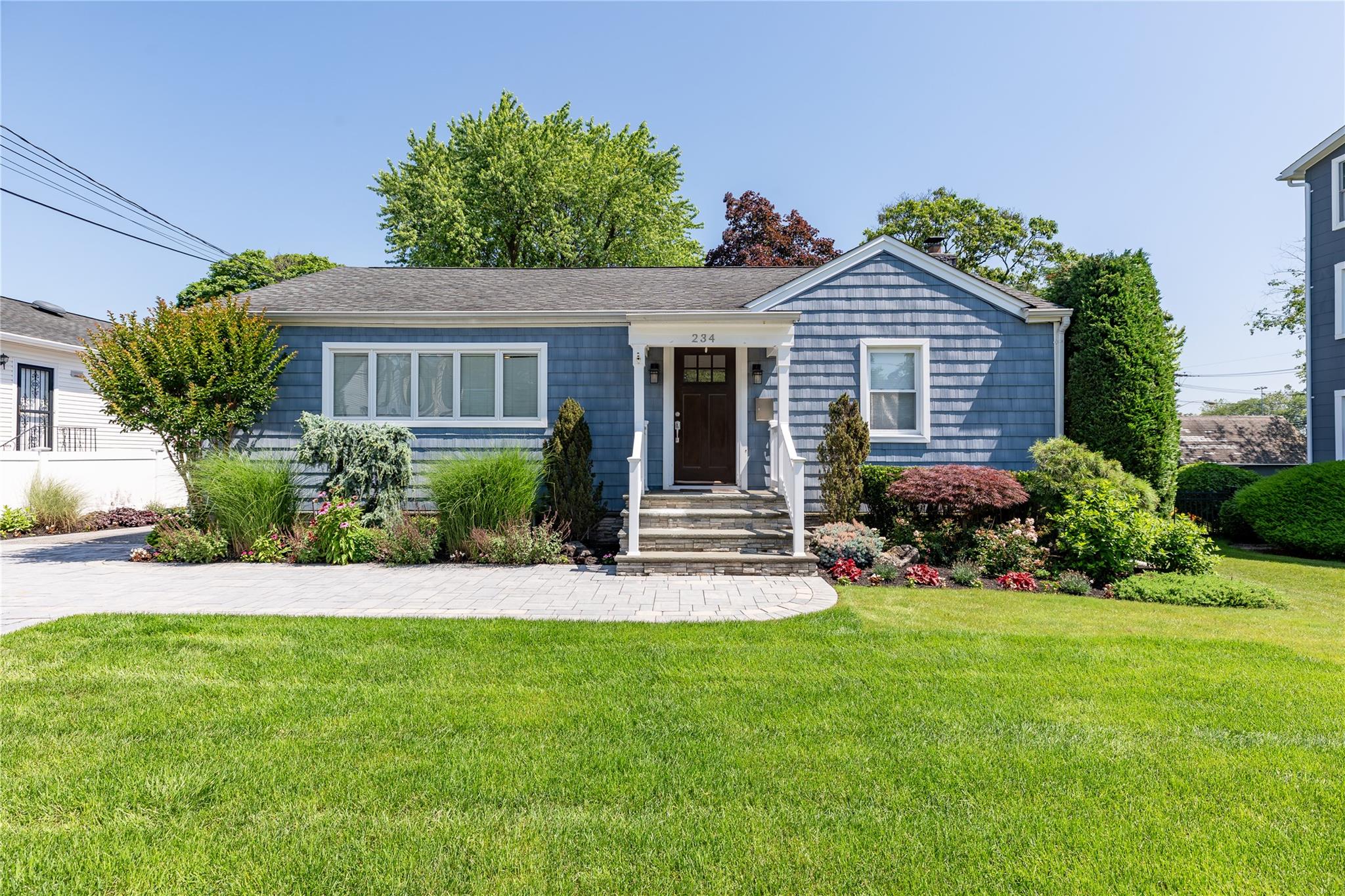 #1 photo, 234 N Village Avenue, 長島 Lynbrook , NY 11563