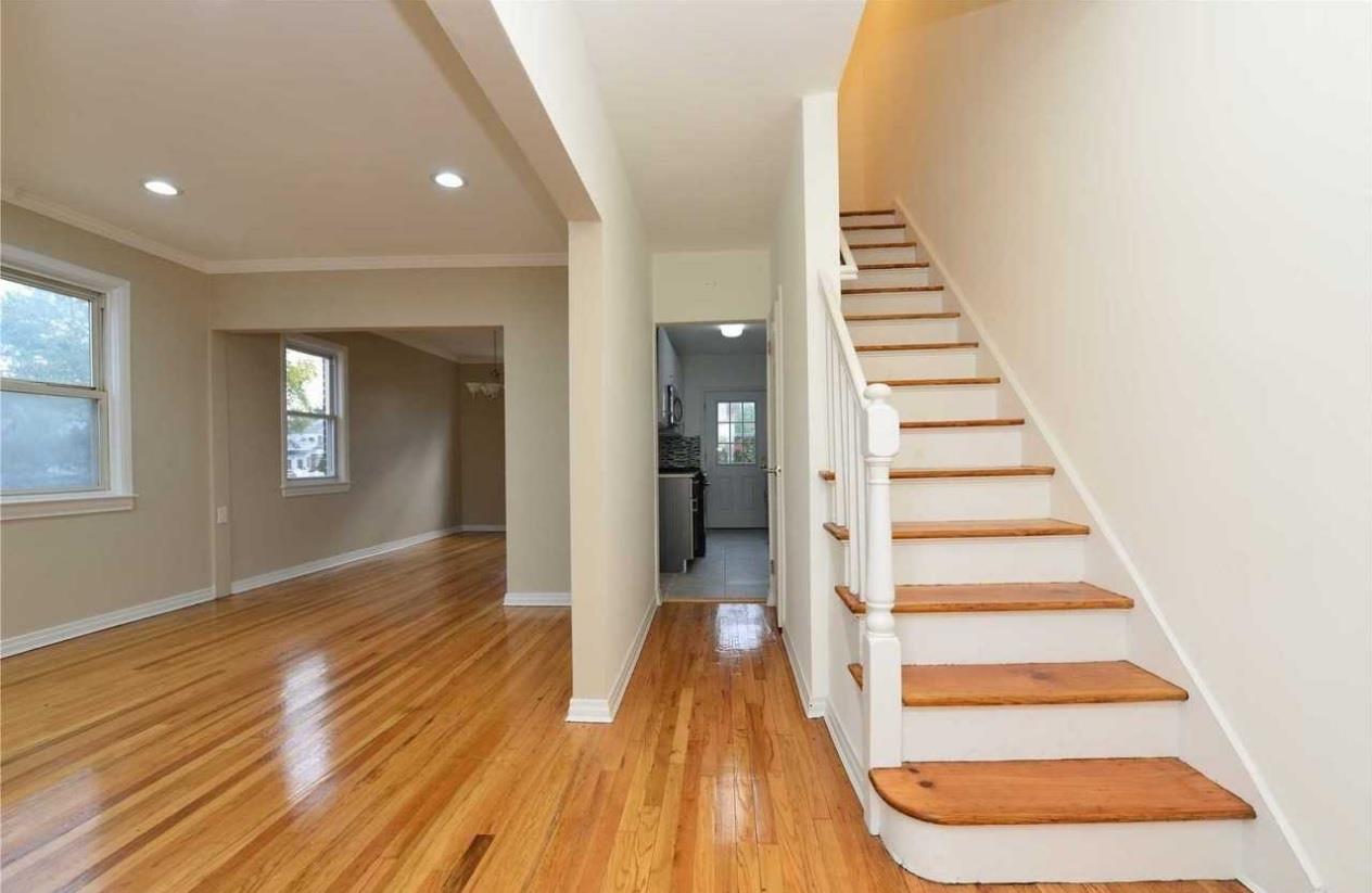 #4 photo, 80-01 249th Street, 皇后區 Bellerose , NY 11426