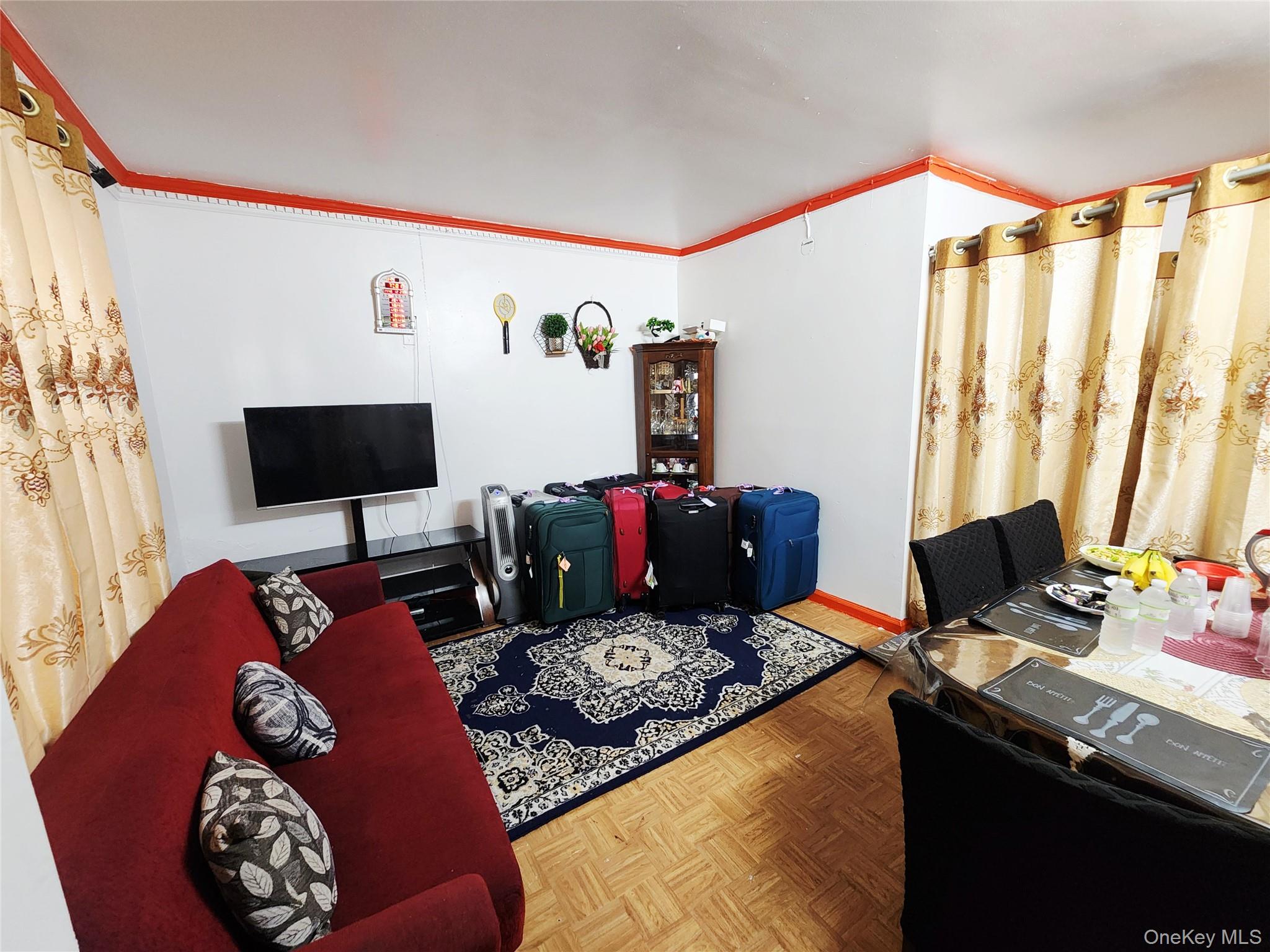 #2 photo, 194-10 Hollis Avenue, Hollis , NY 11412