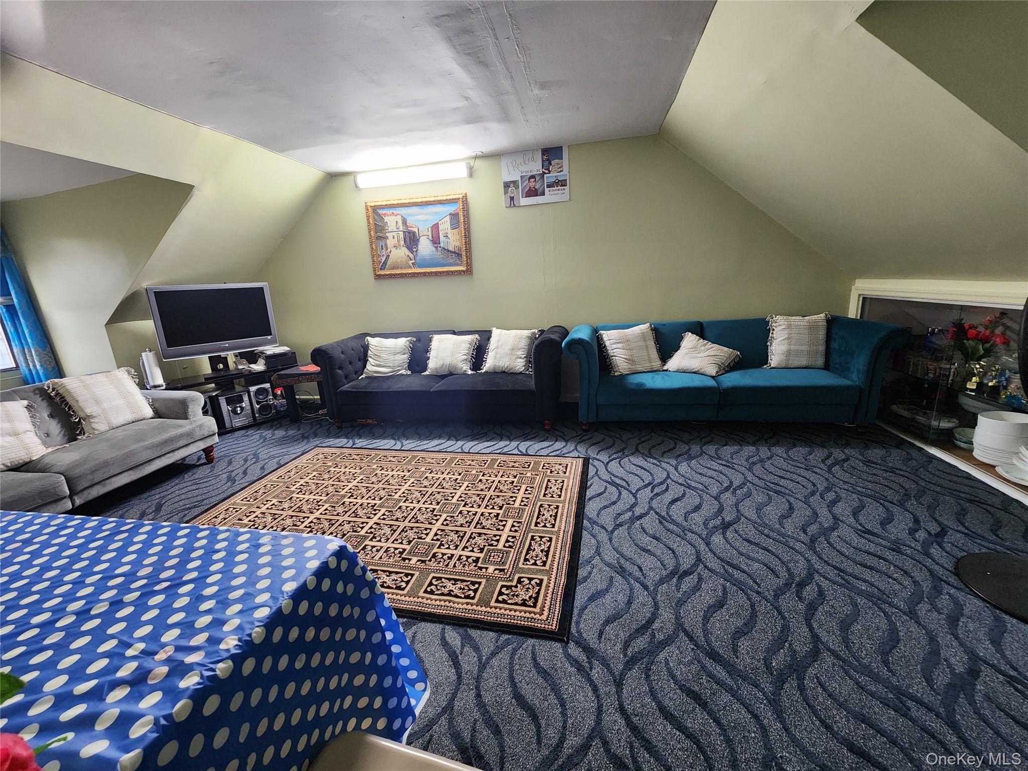 #4 photo, 194-10 Hollis Avenue, Hollis , NY 11412